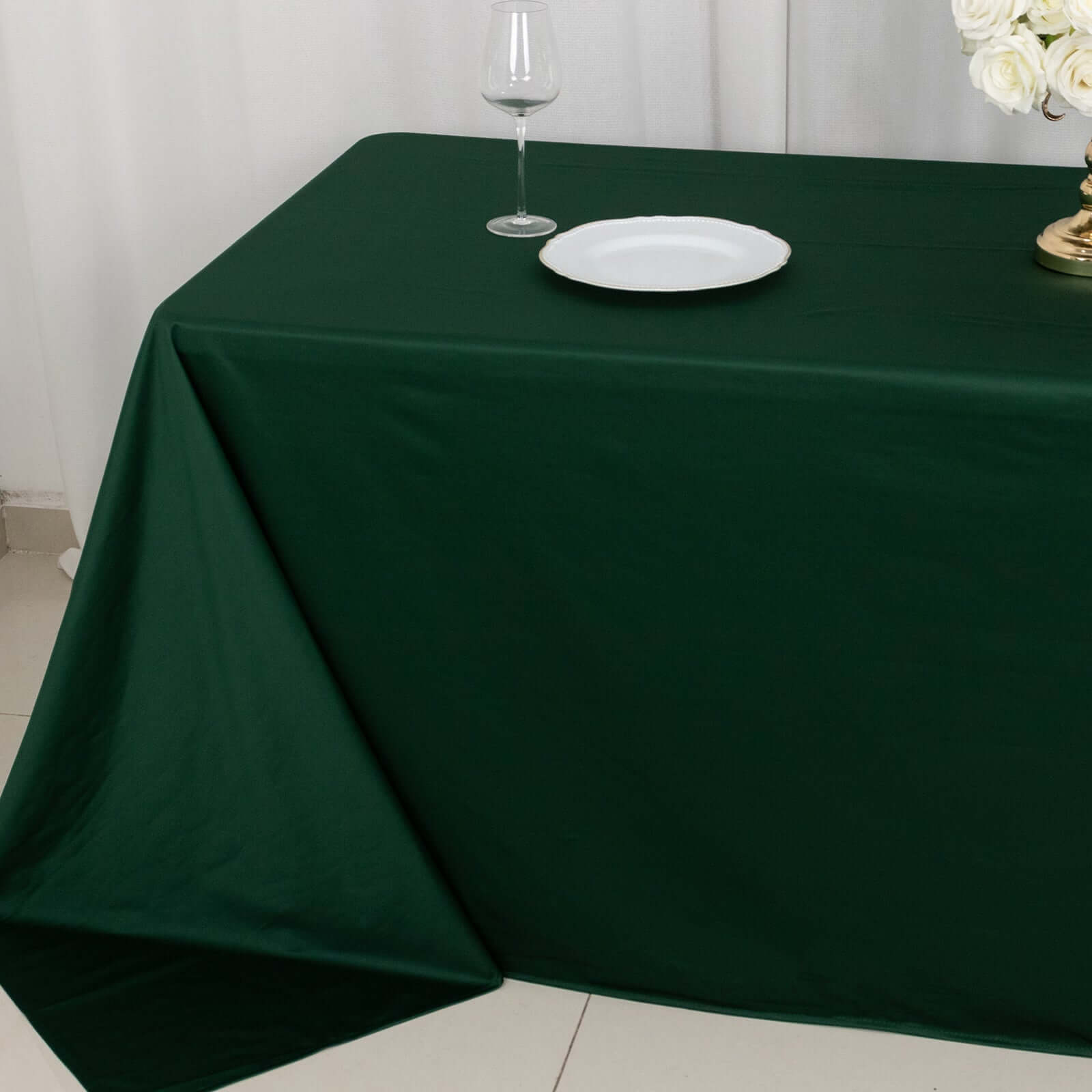 Wrinkle-Free, Stain-Resistant Premium Scuba 90x132 Emerald Green Rectangular Tablecloth
