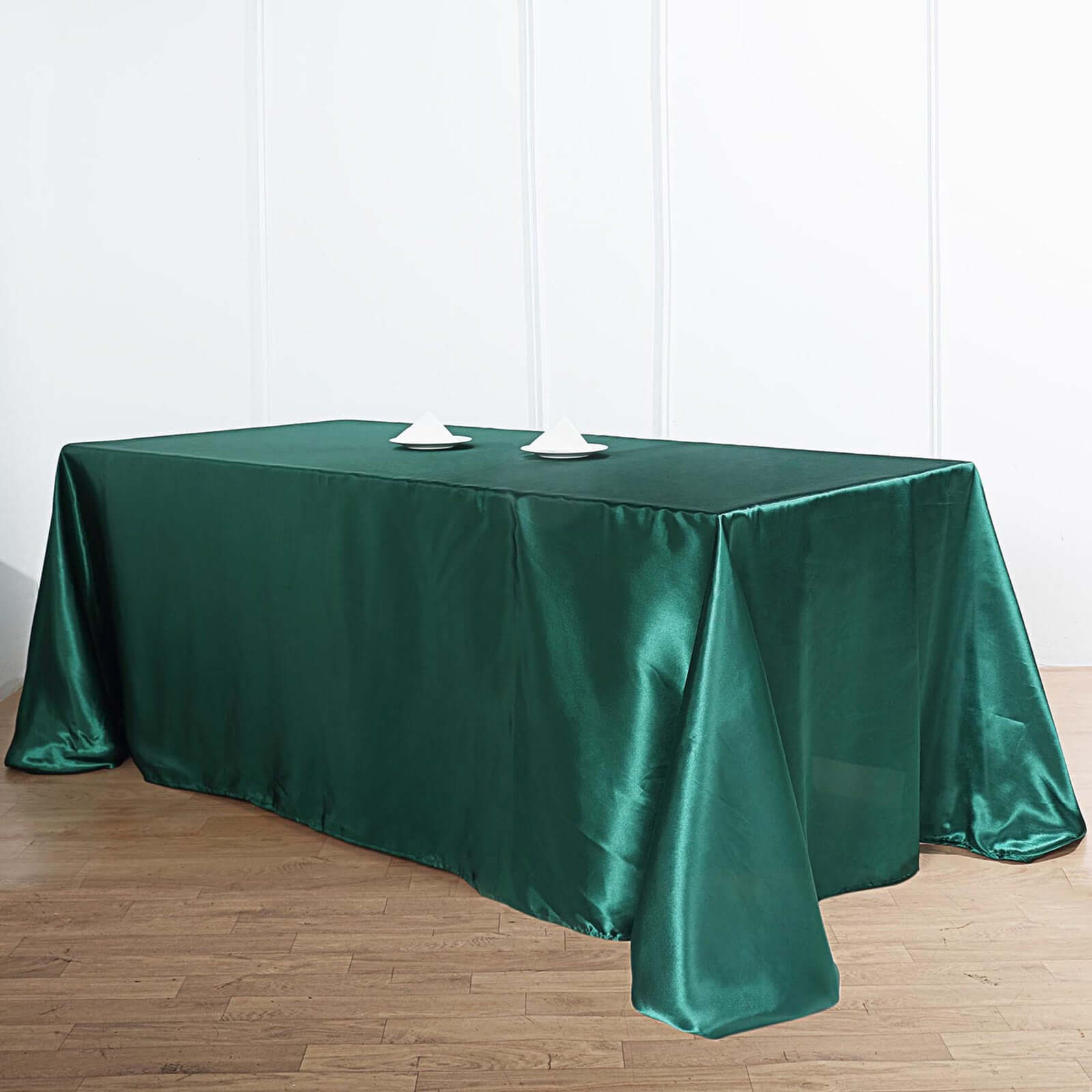 Hot Sale! Seamless Satin Rectangular Tablecloth in Hunter Emerald Green, 90x156 Inches