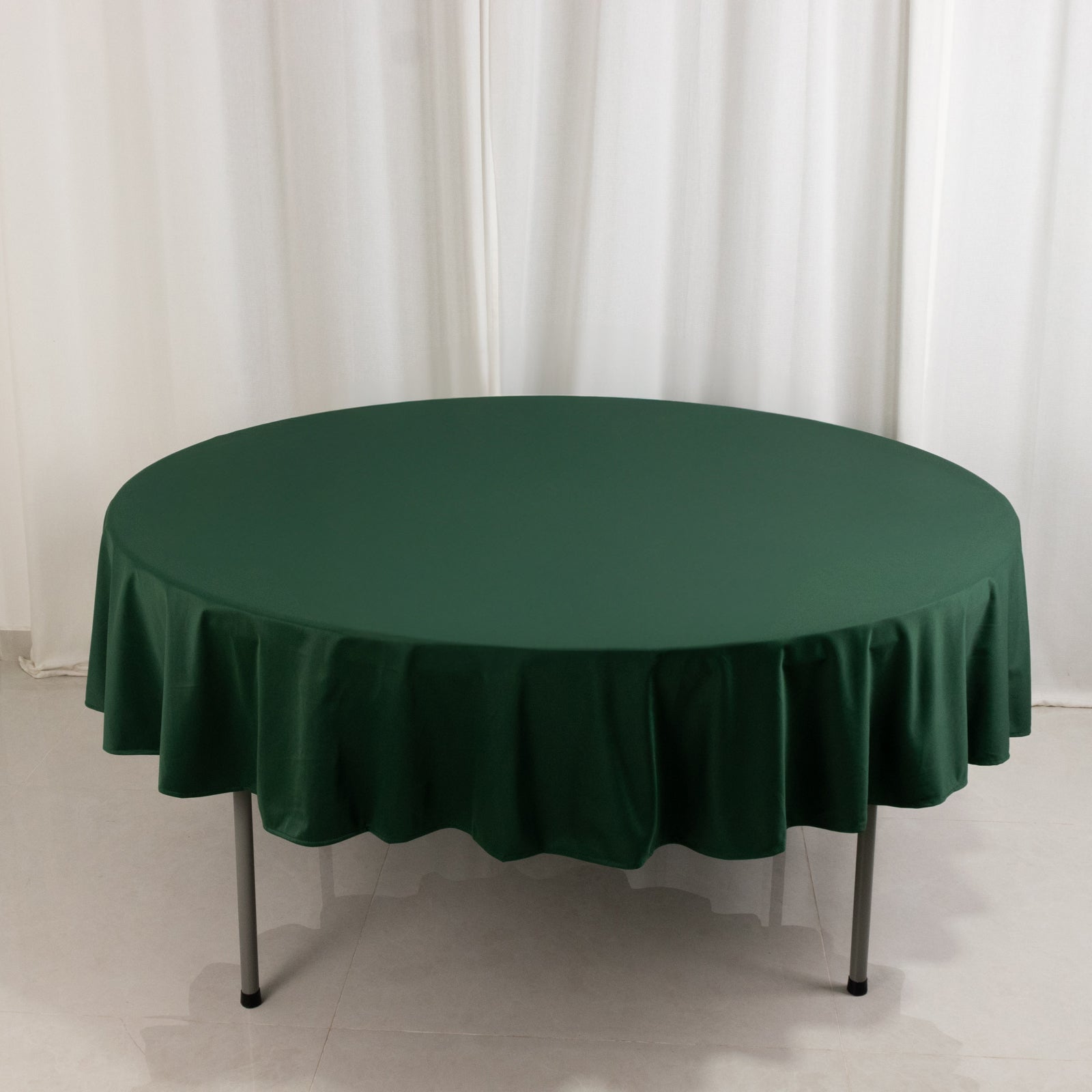 Premium Wrinkle-Free & Stain-Resistant 90' Round Scuba Tablecloth in Hunter Emerald Green