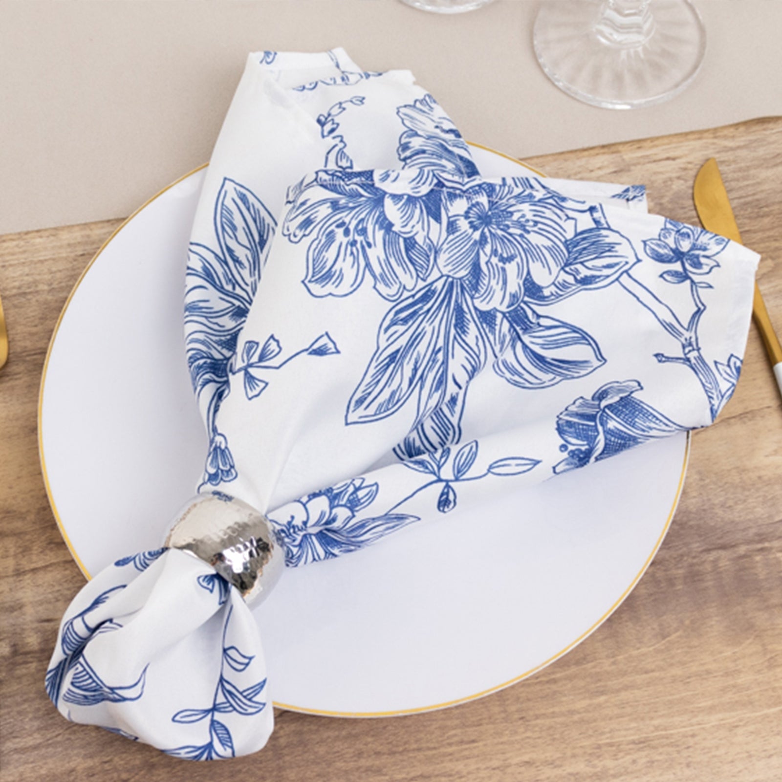 5-Pack Reusable 20x20 Polyester Dinner Napkins in White with Blue French Toile Floral Pattern