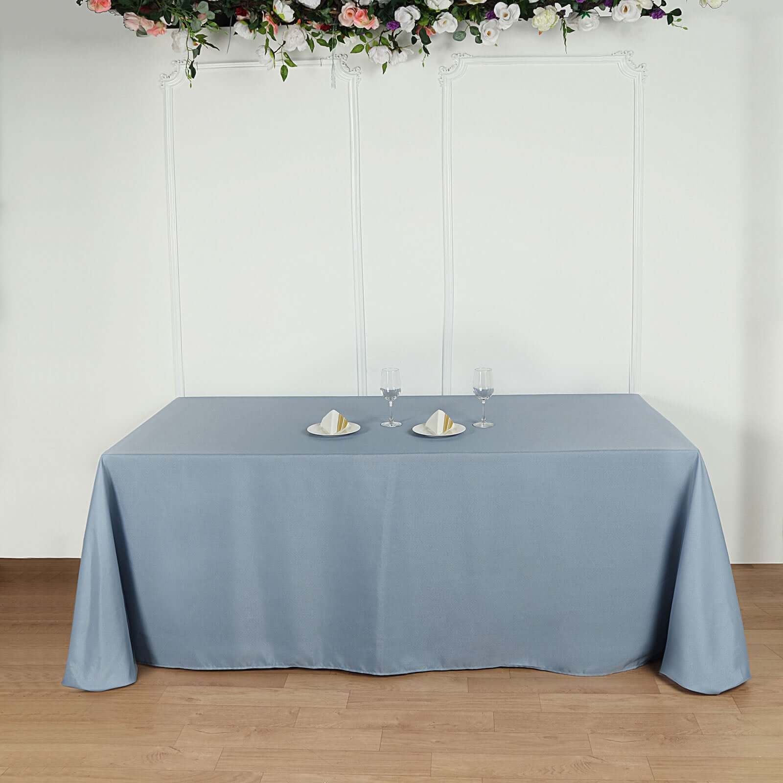 Seamless Wrinkle-Resistant 90x132 Polyester Rectangle Tablecloth in Dusty Blue