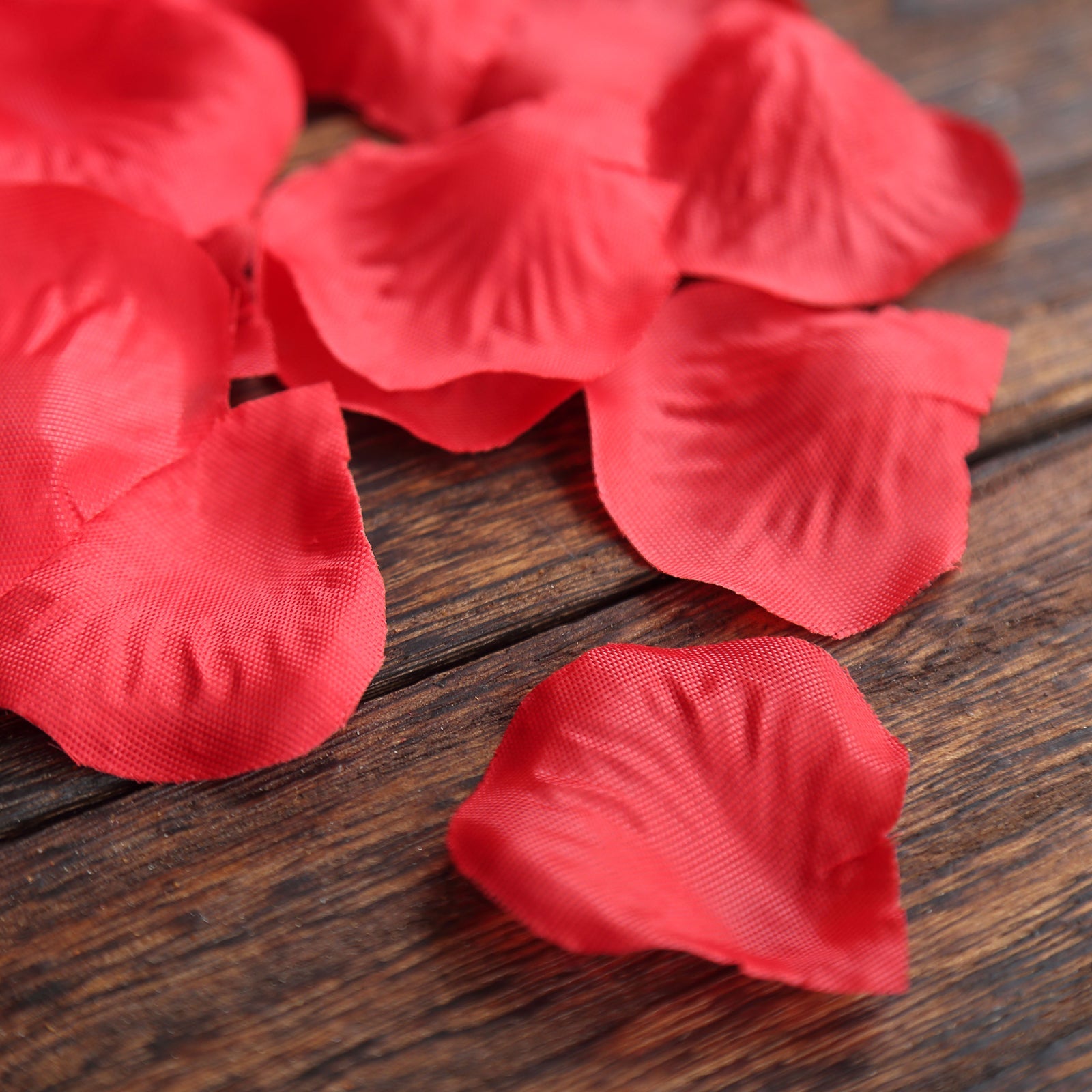 500-Pack Red Silk Rose Petal Confetti - Ideal for Table & Floor Decor