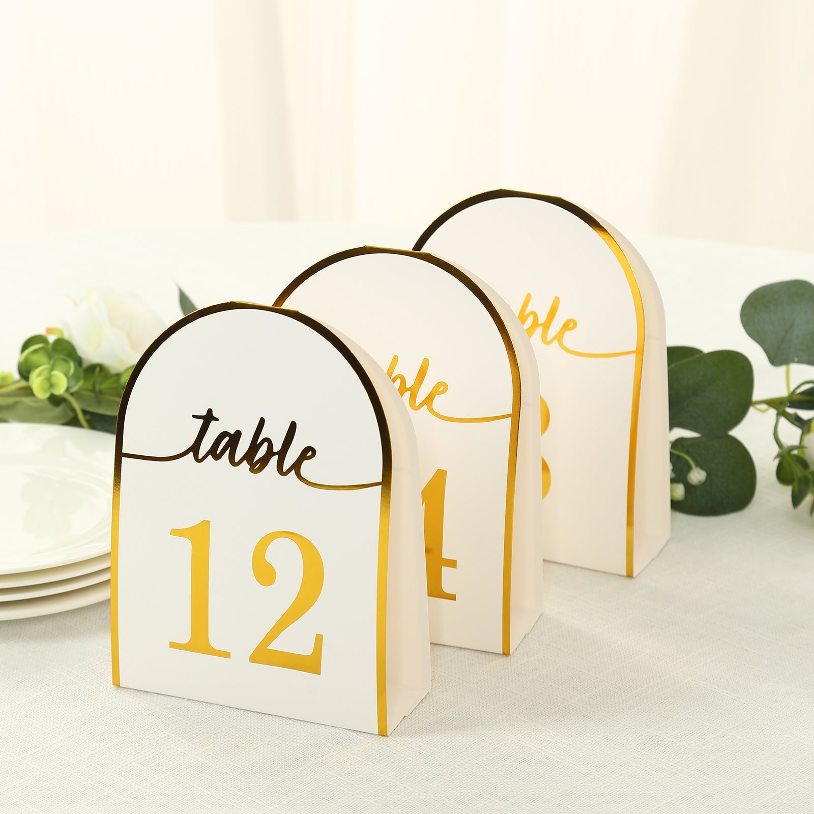 25-Piece Set of Disposable White Table Numbers with Metallic Gold Foil 1 - 25, Free - Standing Double - Sided