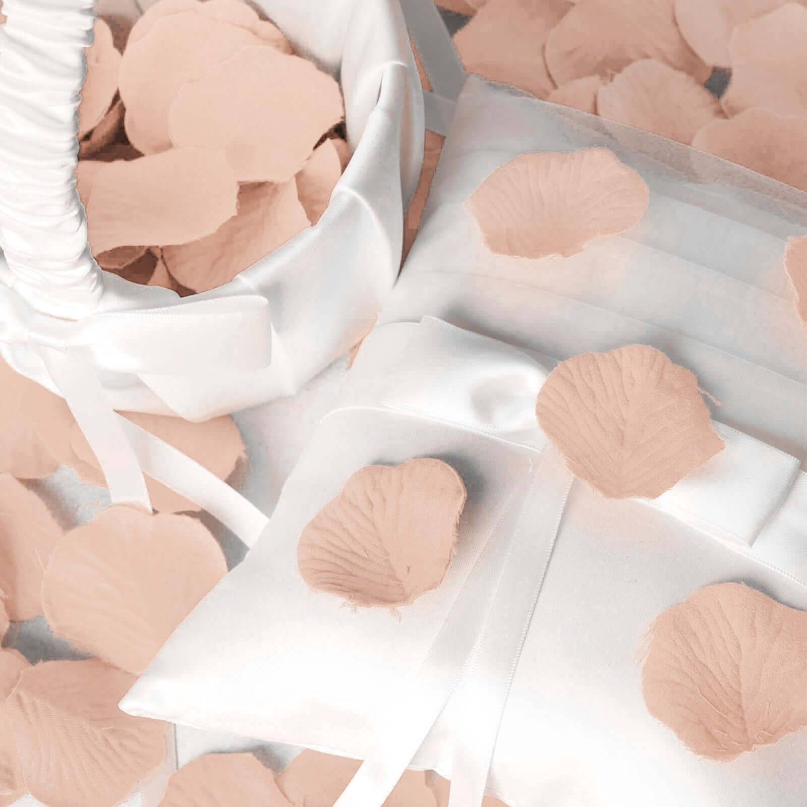 500-Piece Peach Silk Rose Petal Round Confetti for Table and Floor Decor