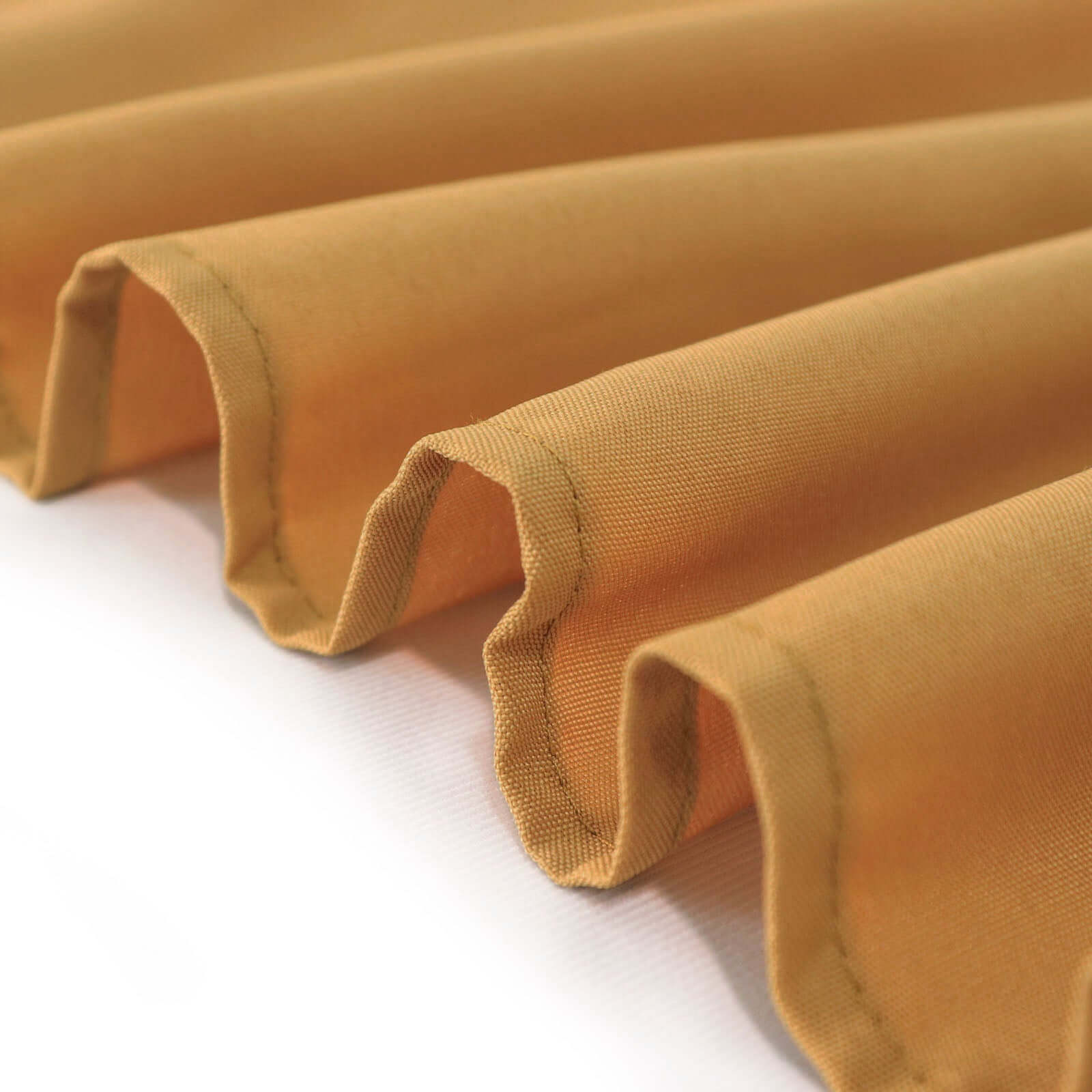 Gold 70-Inch Polyester Round Tablecloth - Durable, Wrinkle-Resistant for Daily Use