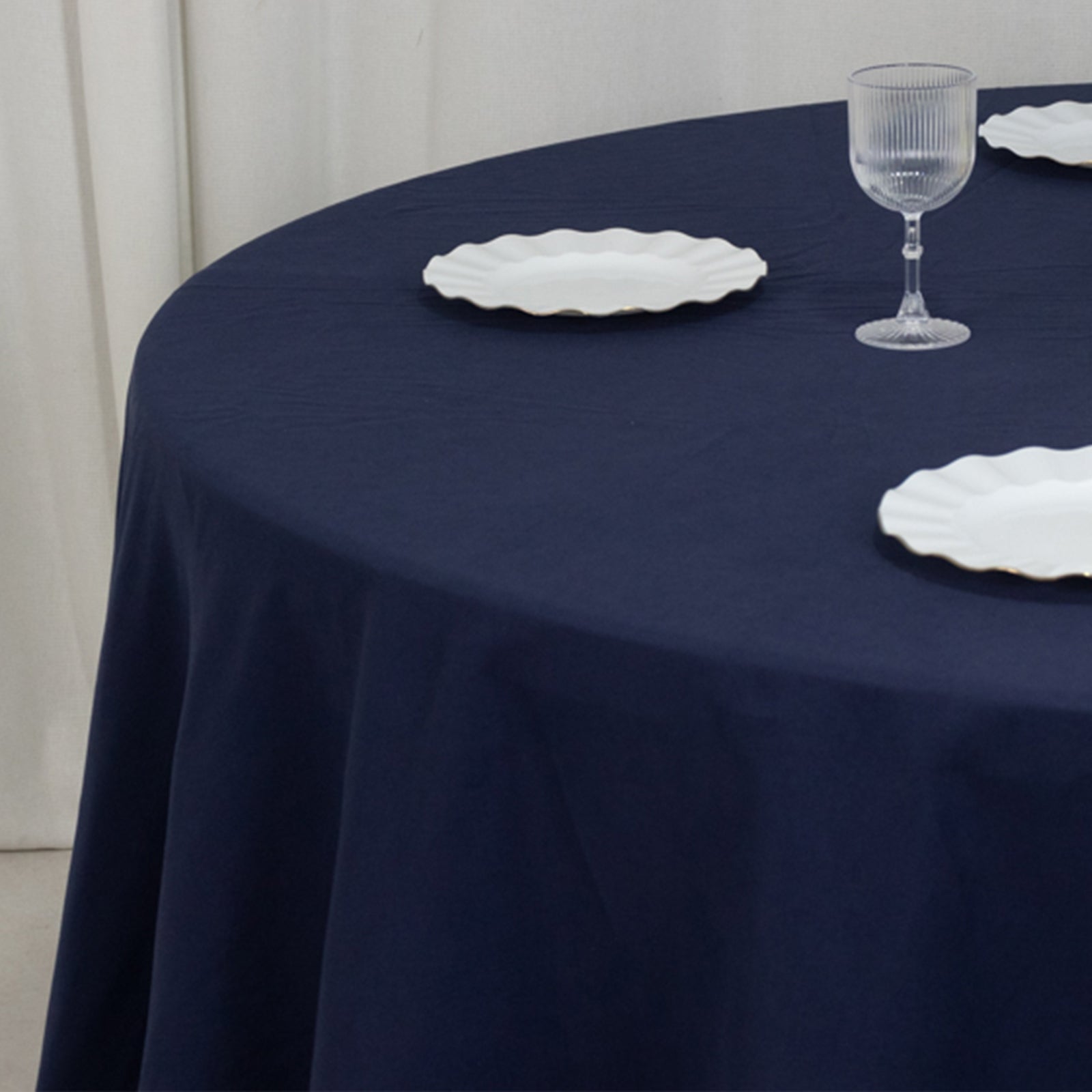 Navy Blue 120" Cotton Blend Seamless Wrinkle-Resistant Round Tablecloth - Ideal for Events!