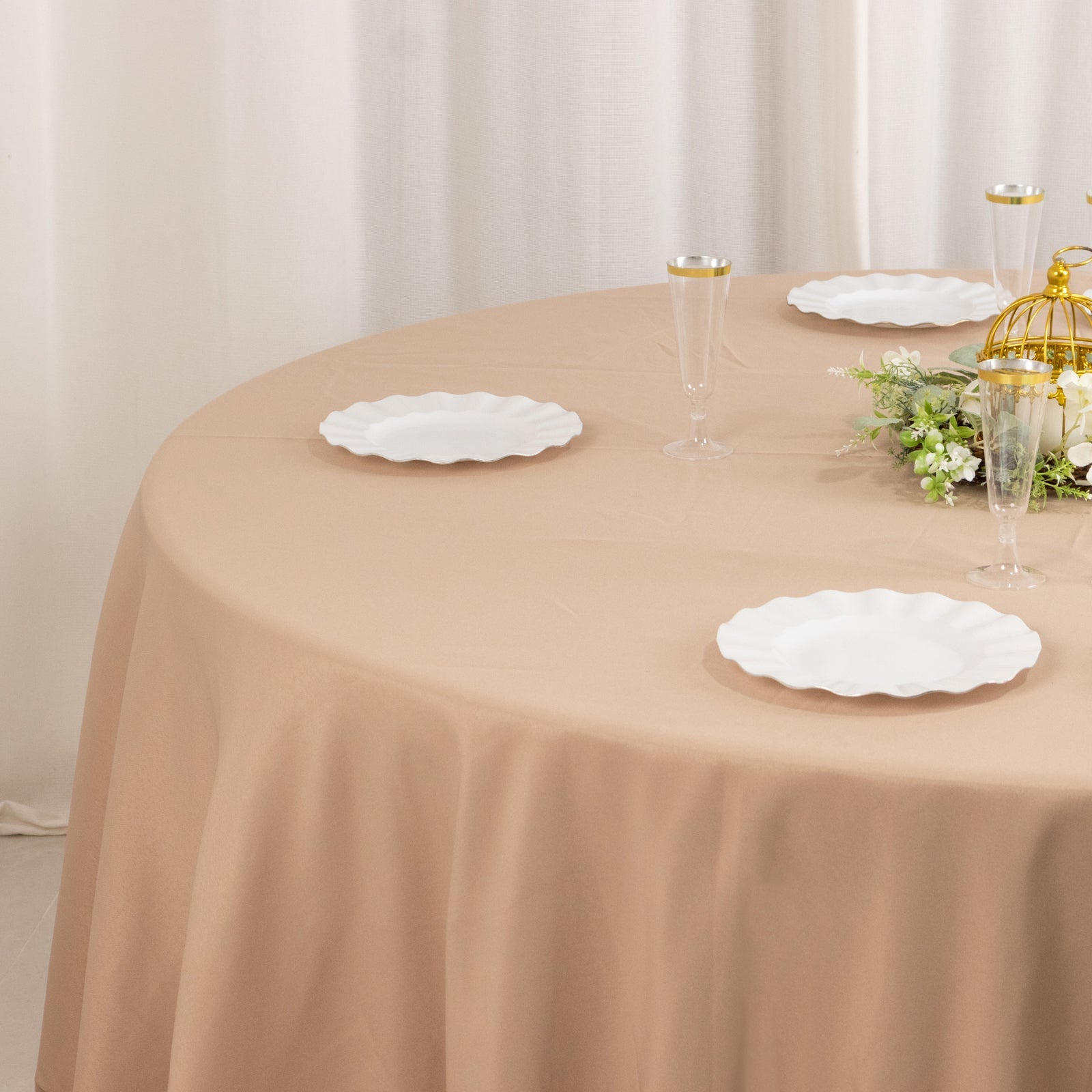 Exclusive 132' Nude Seamless Premium Polyester Wrinkle-Resistant Round Tablecloth