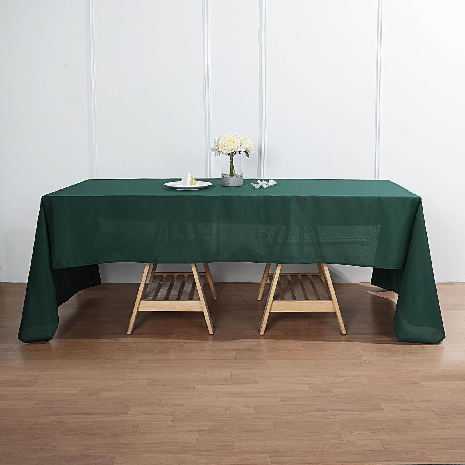 Get This Wrinkle-Resistant 60x126 Polyester Rectangle Tablecloth in Hunter Emerald Green