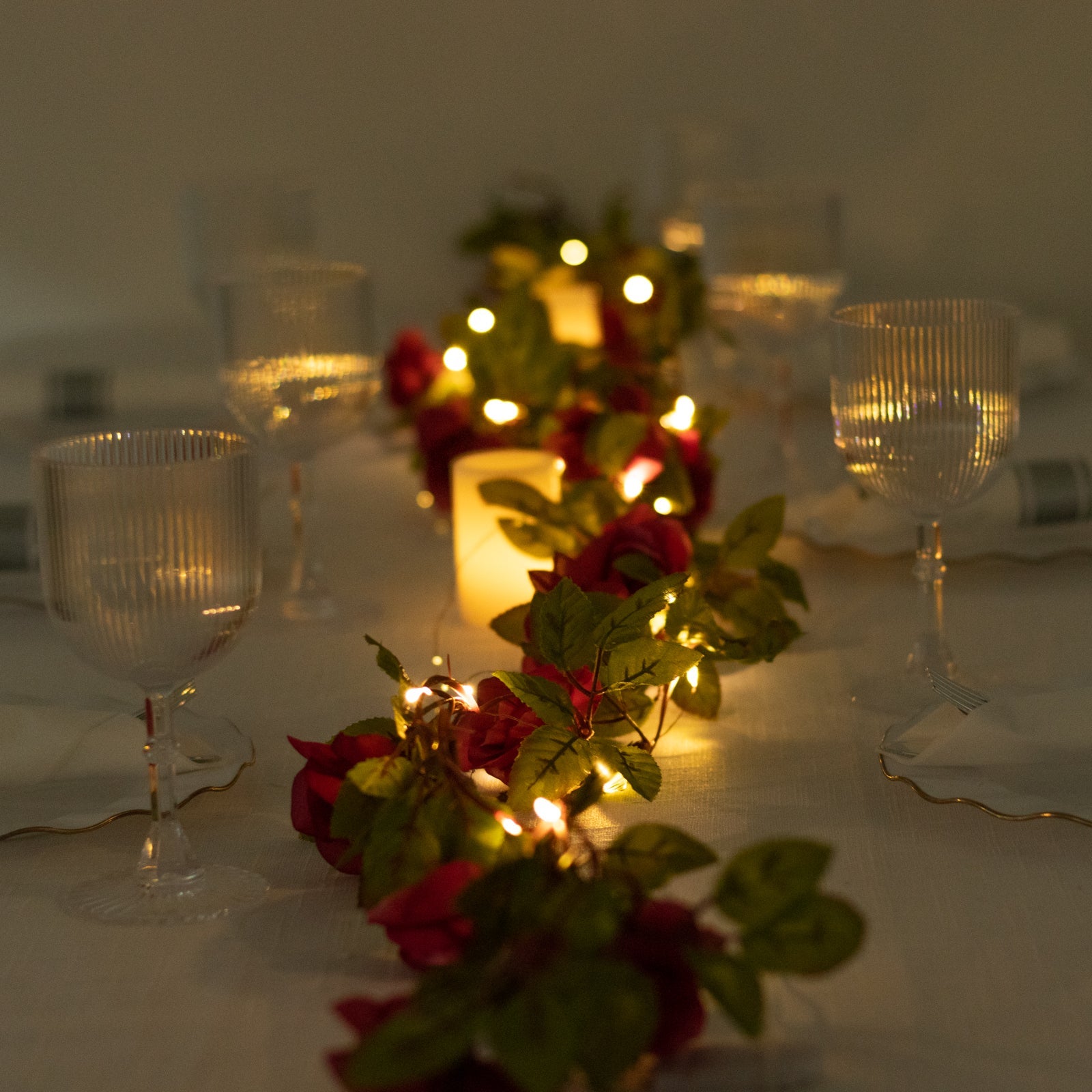 Hot Sale! 7-Foot LED Red Silk Rose Flower Garland with 20 Warm White Battery-Operated Lights