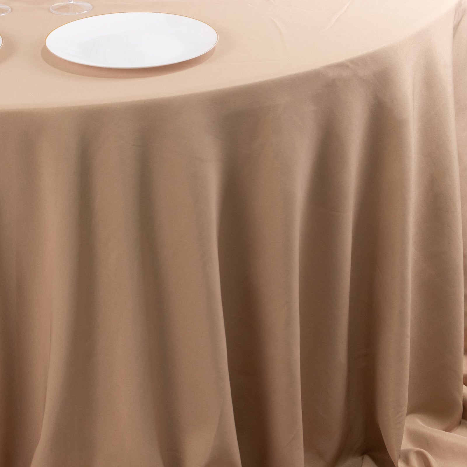 Exclusive 132' Nude Seamless Premium Polyester Wrinkle-Resistant Round Tablecloth