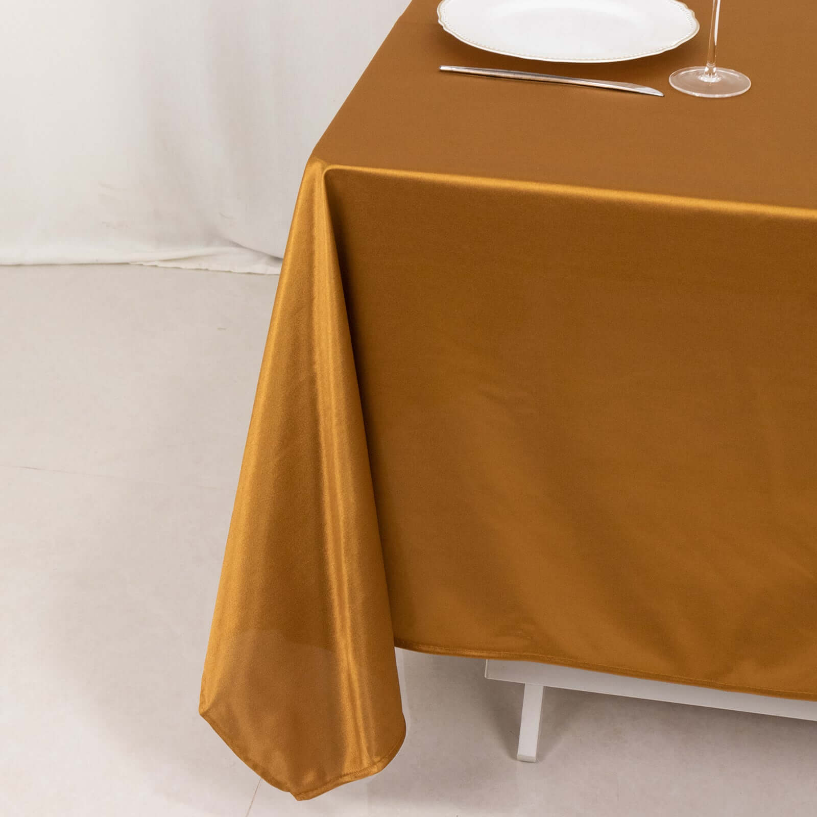 Premium Gold Shimmer 70x70 Scuba Square Tablecloth - Wrinkle-Free & Stain-Resistant