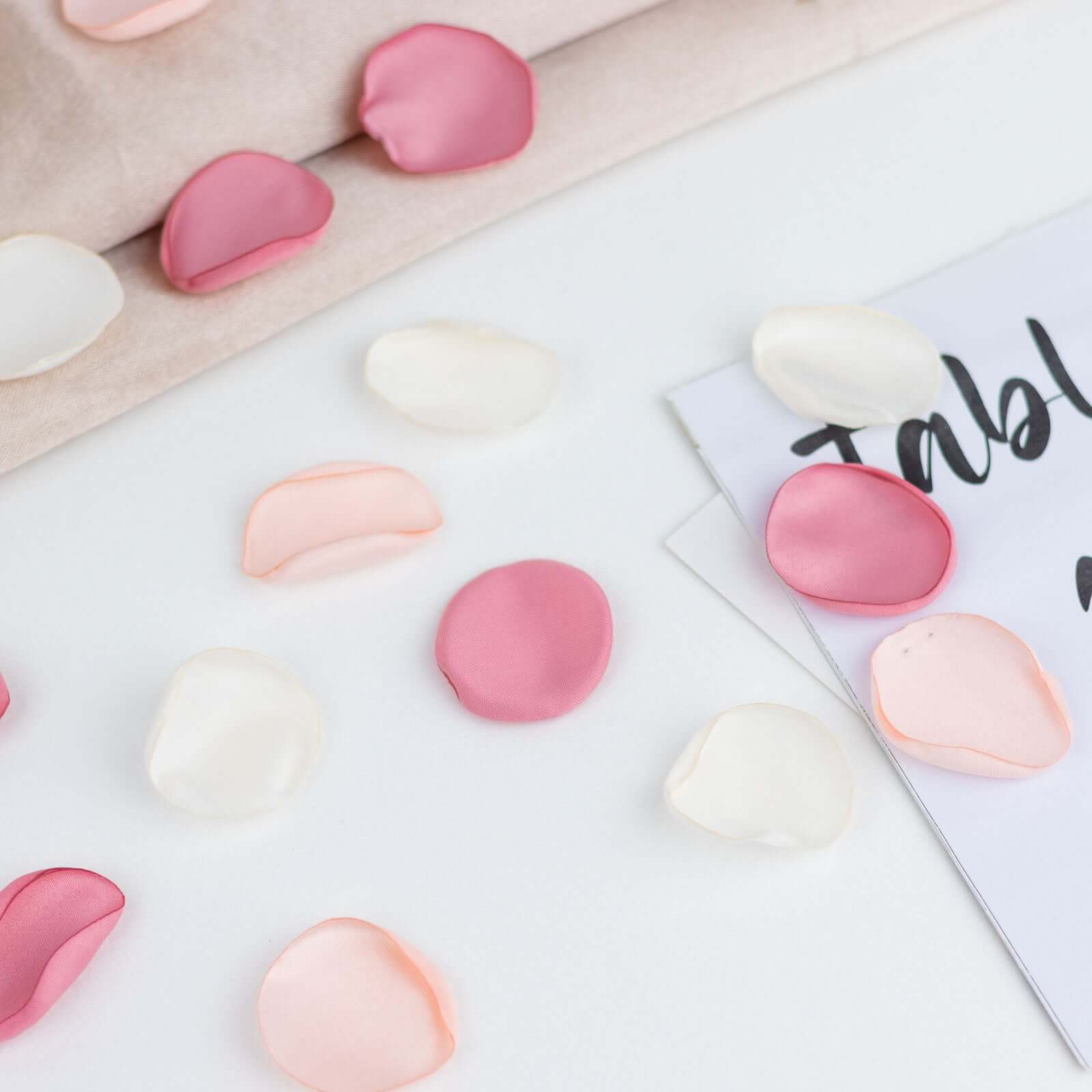 400-Piece Blush Mix Matte Silk Round Rose Petal Confetti for Event Decor