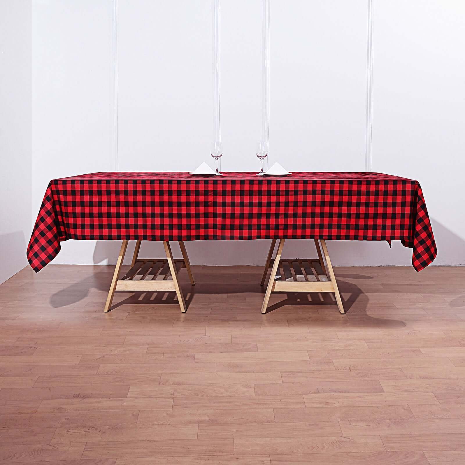 Black/Red Checkered Buffalo Plaid Polyester Tablecloth 60x102 - Ideal for Everyday Use