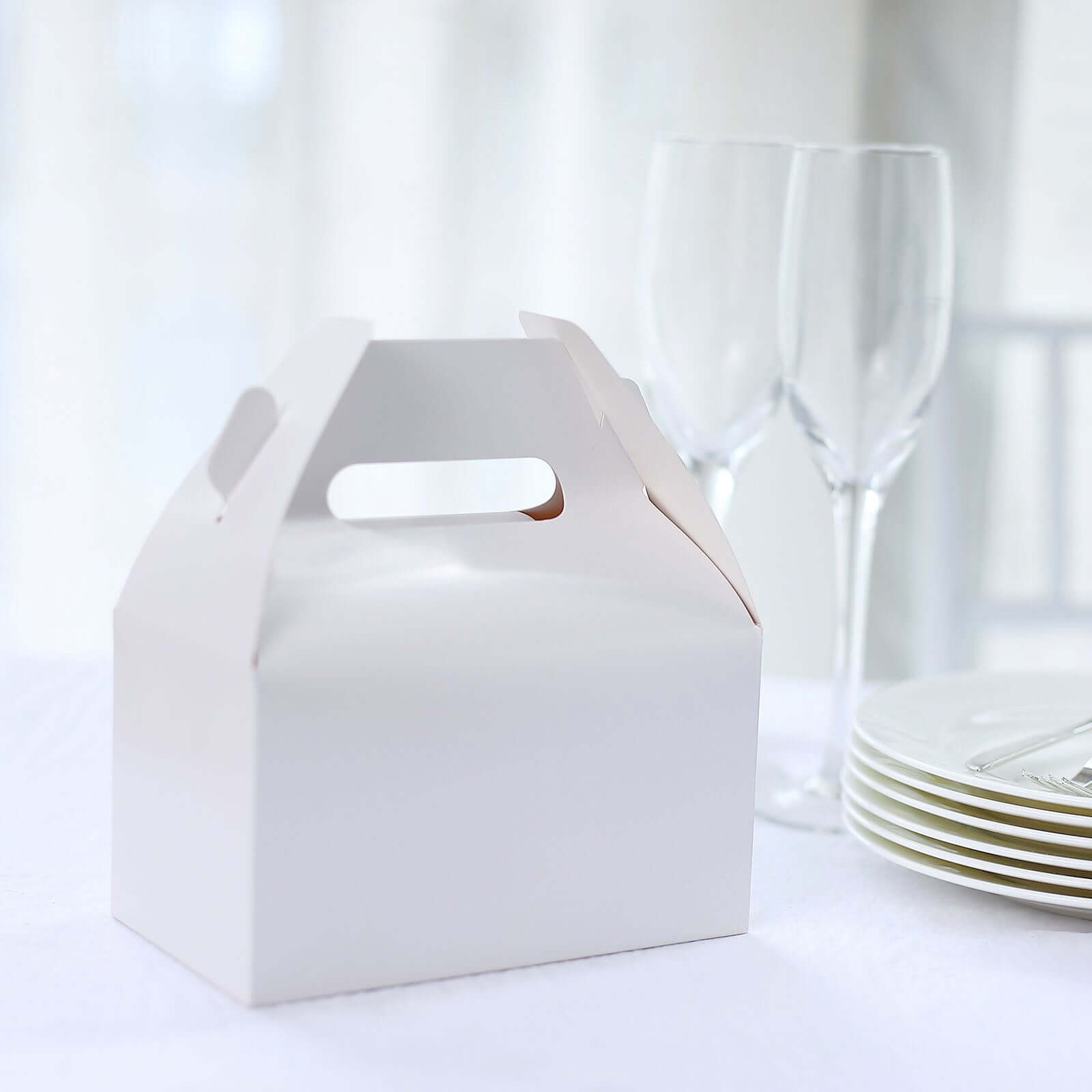 25-Pack Classic White Gable Tote Boxes for Party Favors and Candy Gifts