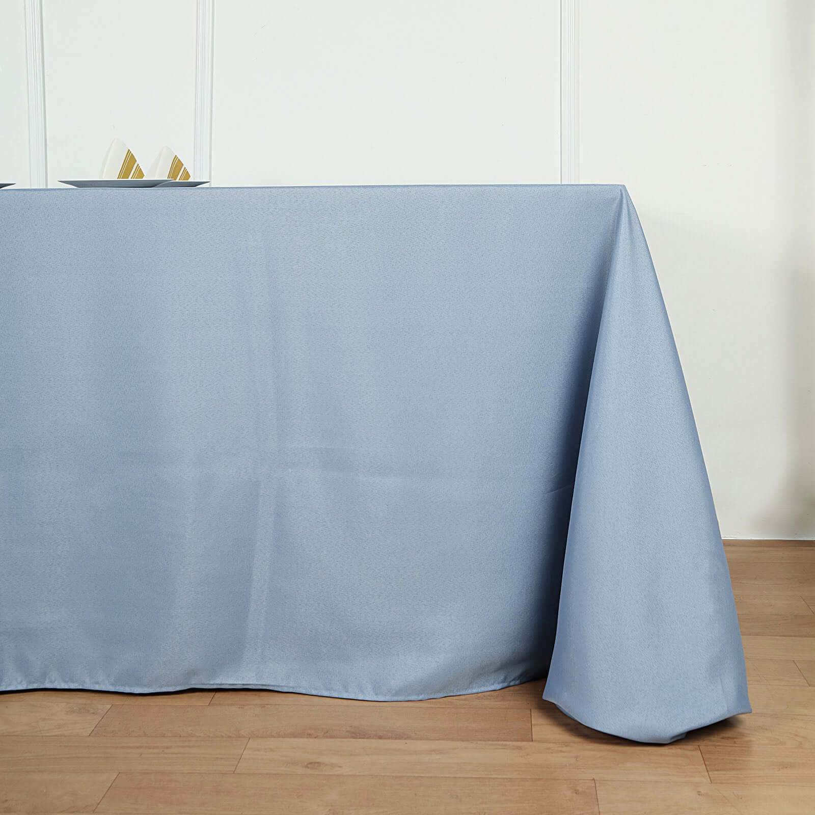 Seamless Wrinkle-Resistant 90x132 Polyester Rectangle Tablecloth in Dusty Blue