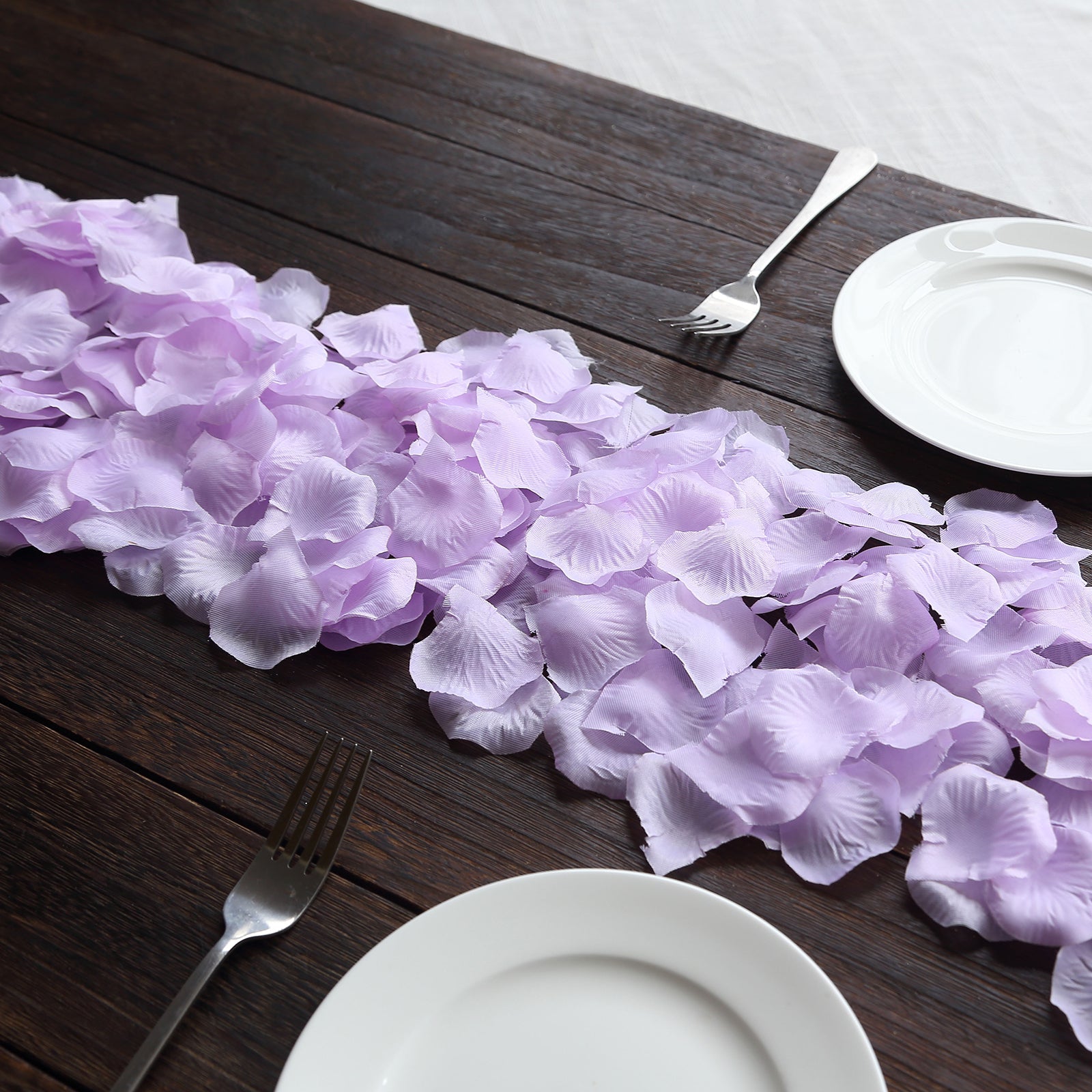 500-Piece Lavender Lilac Silk Rose Petal Confetti for Table and Floor Decor