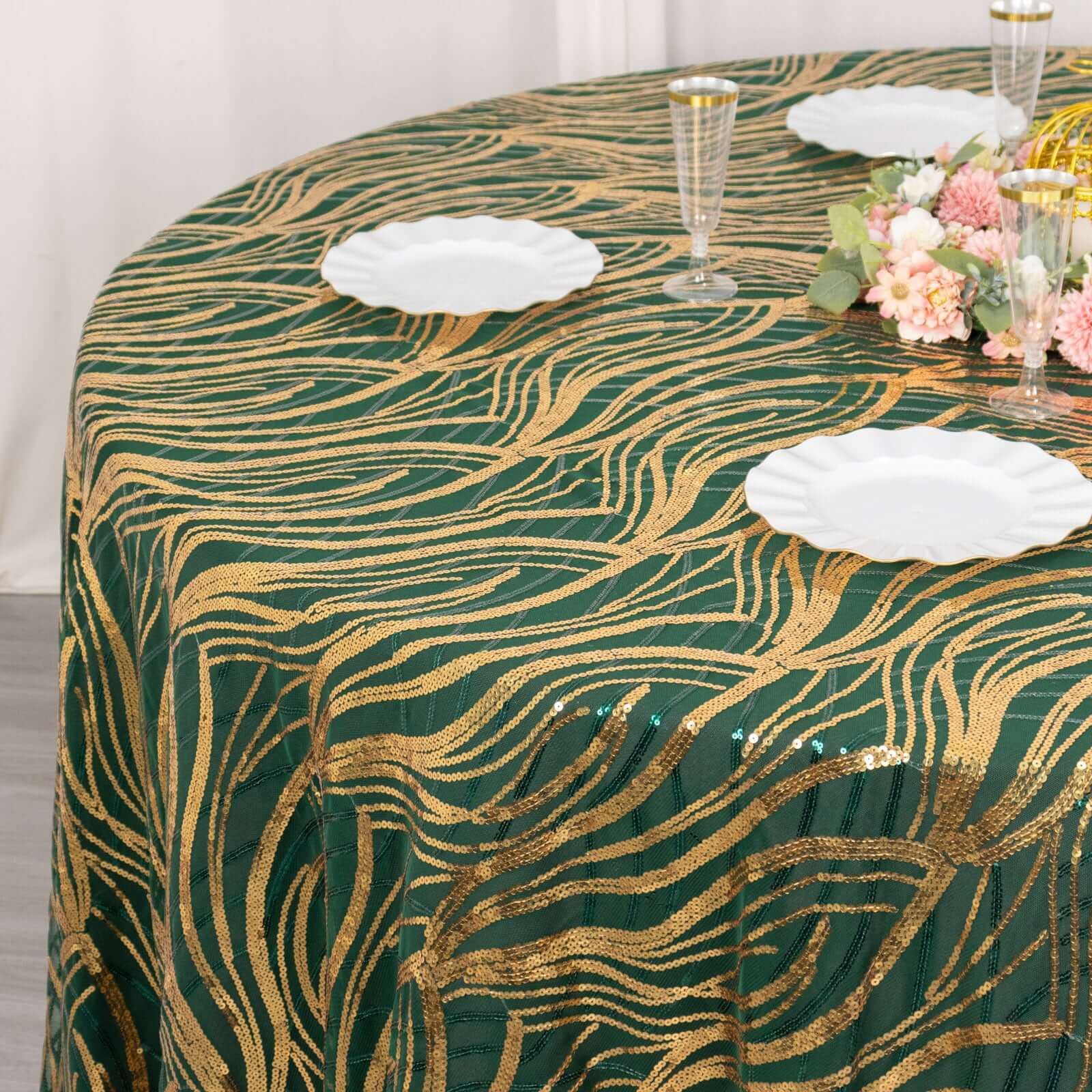 120-Inch Round Seamless Sparkly Wave Sequin Mesh Tablecloth in Hunter Emerald Green & Gold
