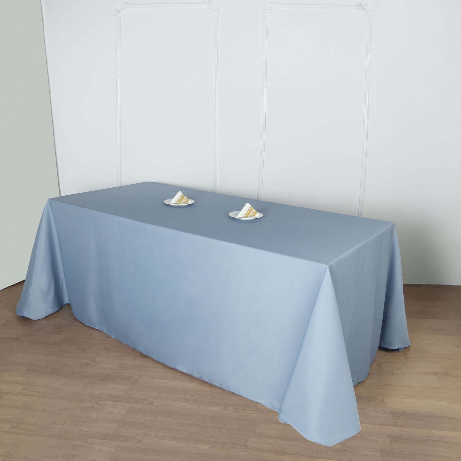 Seamless Wrinkle-Resistant 90x132 Polyester Rectangle Tablecloth in Dusty Blue