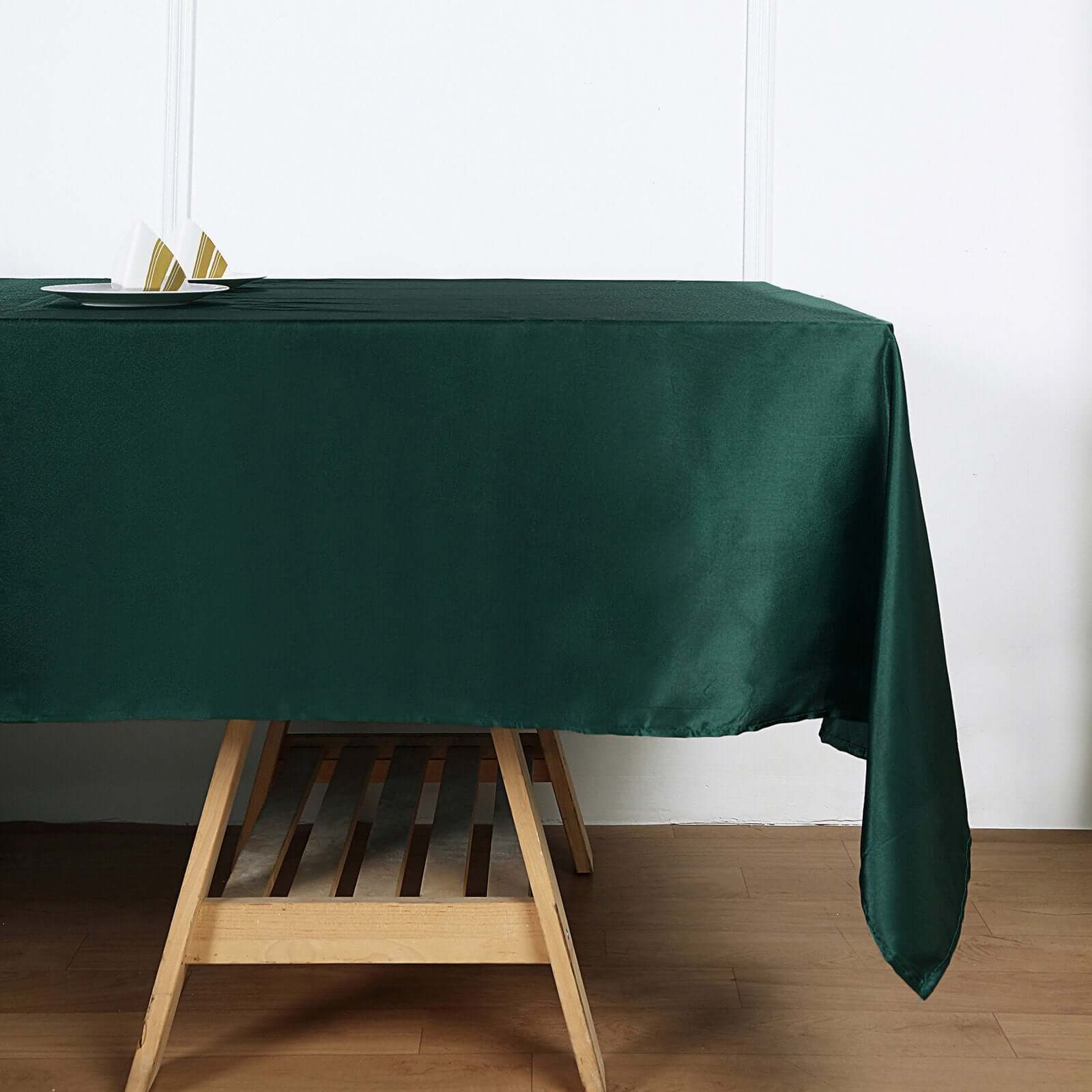 Luxurious Satin 60x102 Rectangular Tablecloth in Hunter Emerald Green