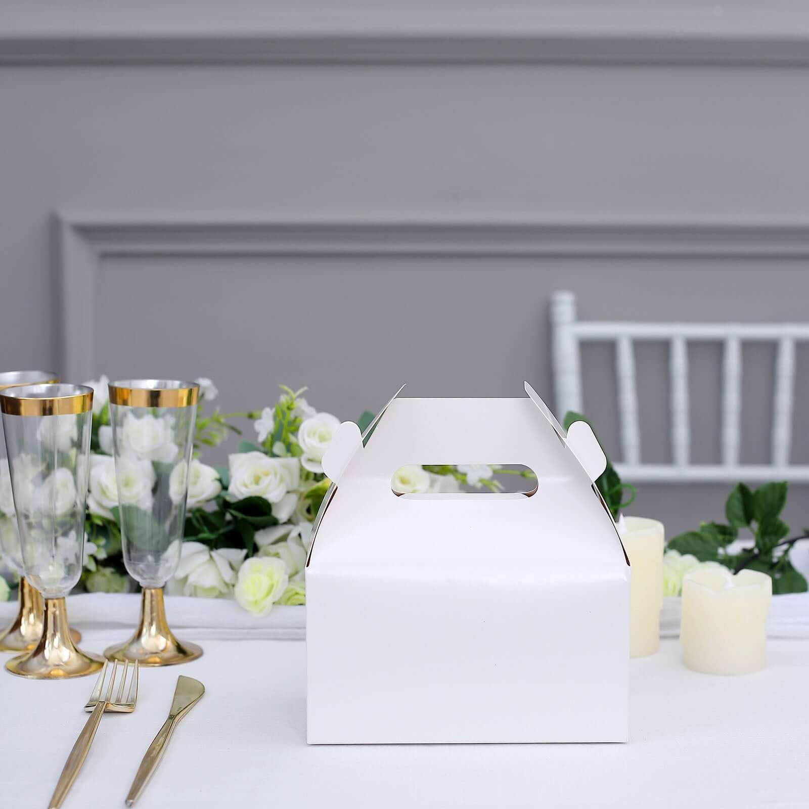 25-Pack Classic White Gable Tote Boxes for Party Favors and Candy Gifts