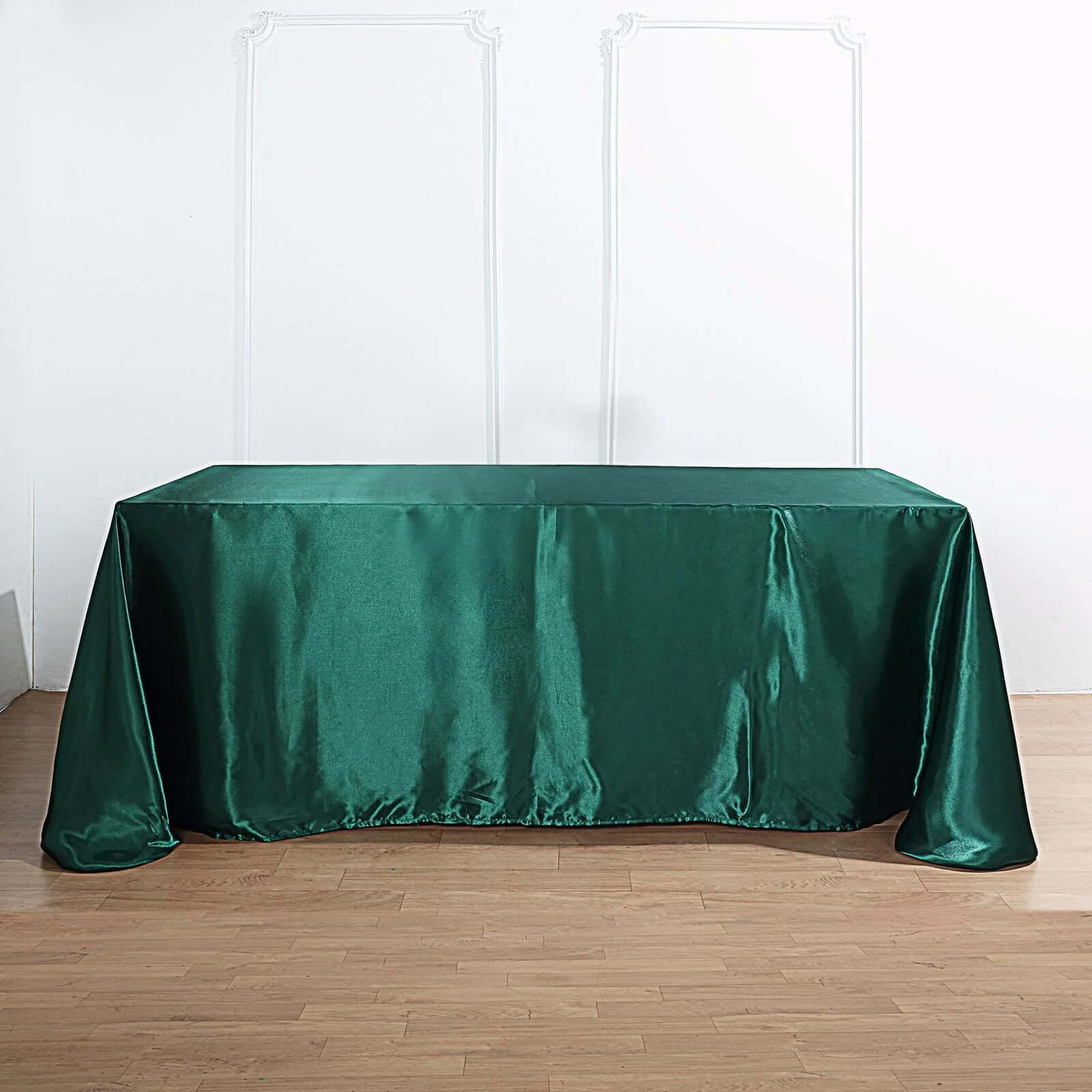 Hot Sale! Seamless Satin Rectangular Tablecloth in Hunter Emerald Green, 90x156 Inches