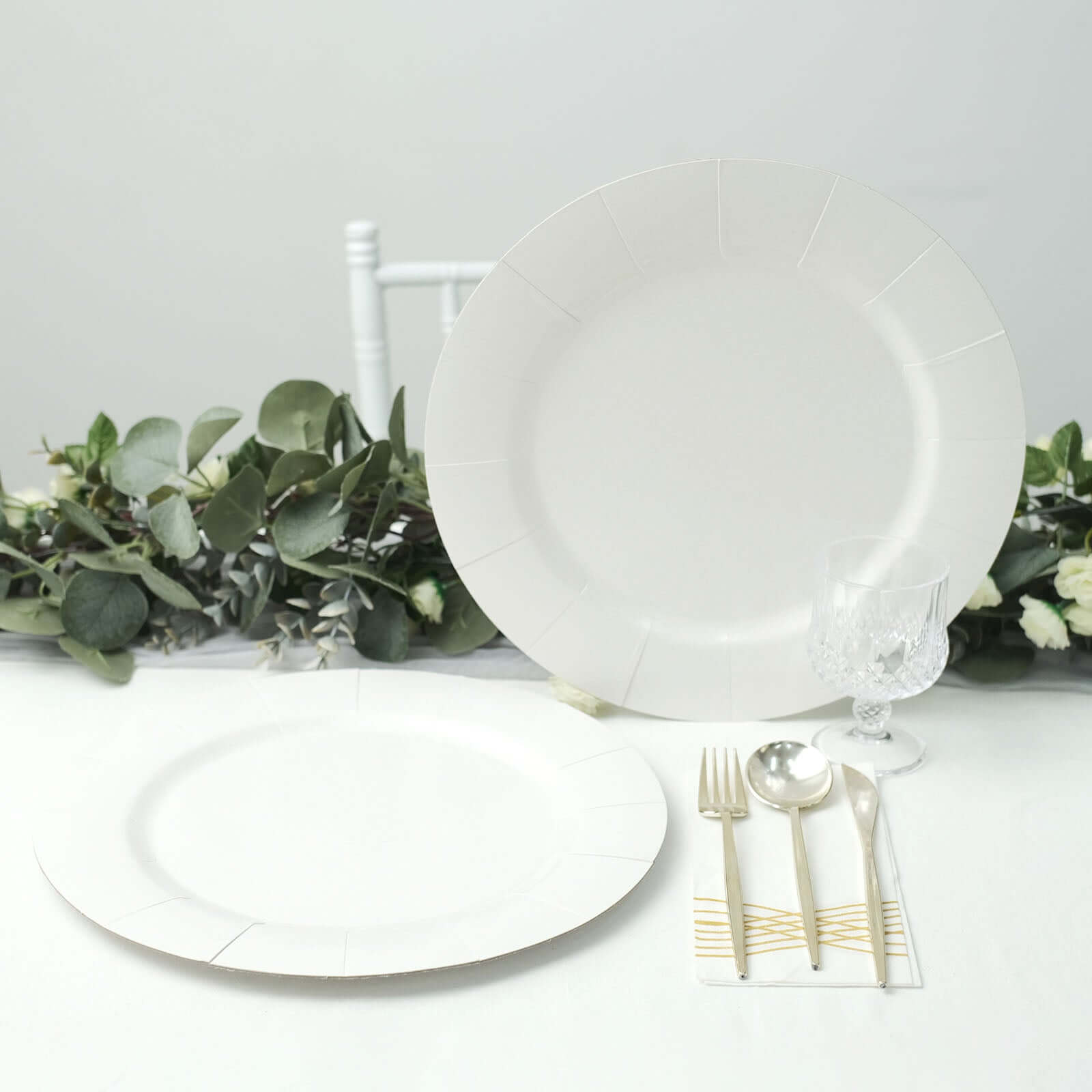 10-Pack White Disposable Round Charger Plates with Leathery Texture - Ideal for Parties
