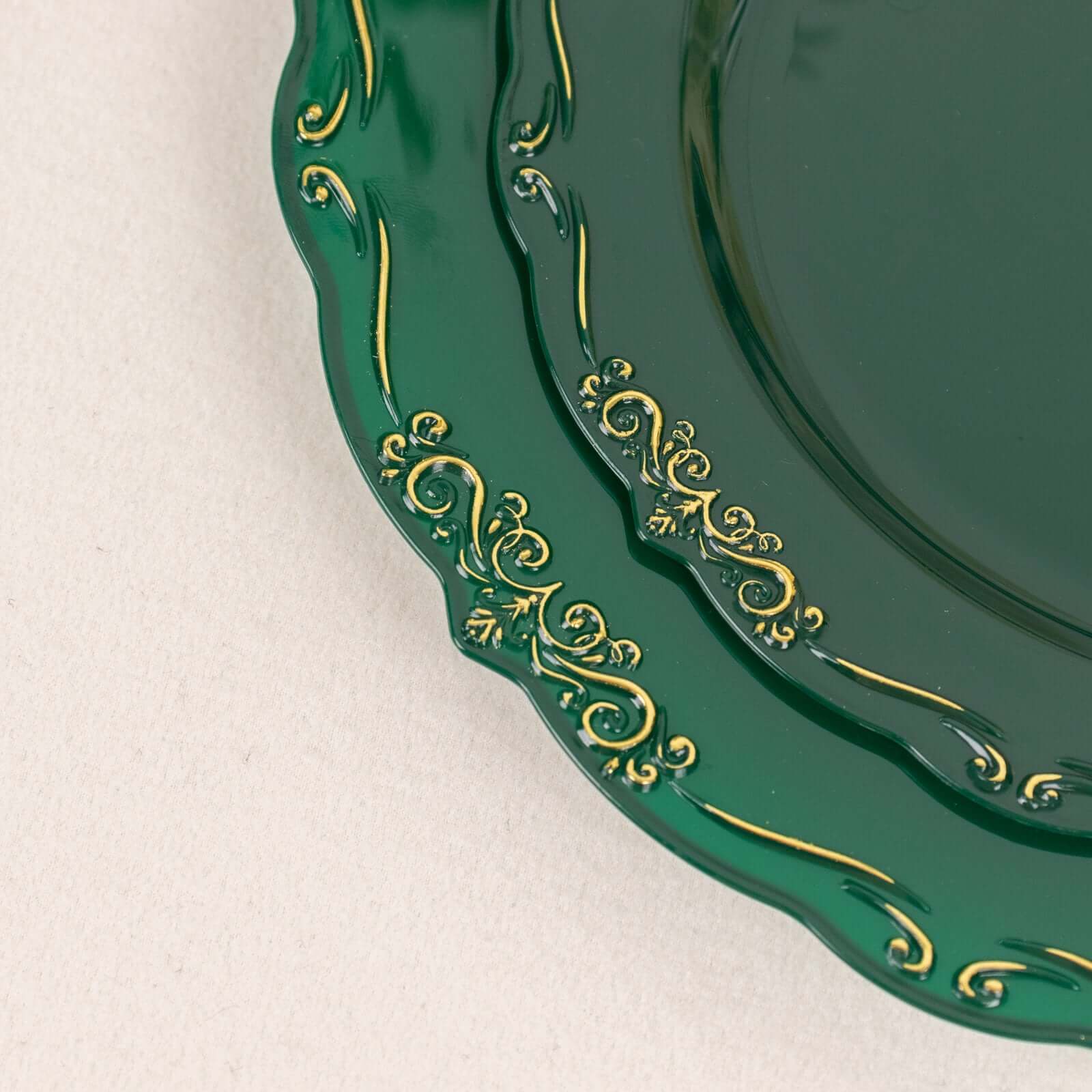 10-Pack Sturdy Disposable Round Dinner Plates in Hunter Green with Gold Embossed Rim