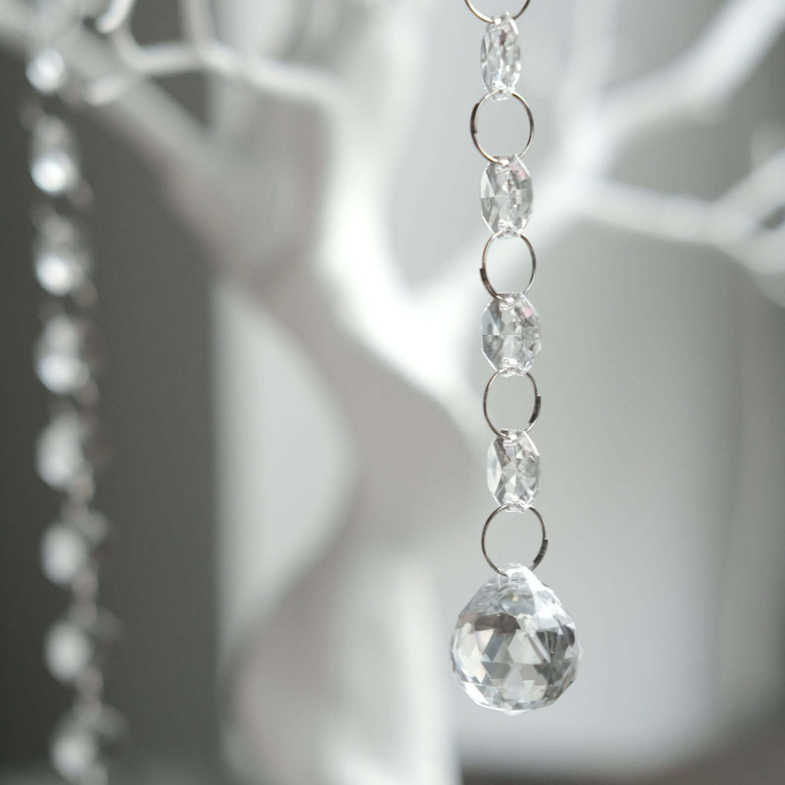 Hot Sale! White Manzanita Artificial Tree Centerpiece with 8 Acrylic Bead Chains for Modern Weddings and Parties