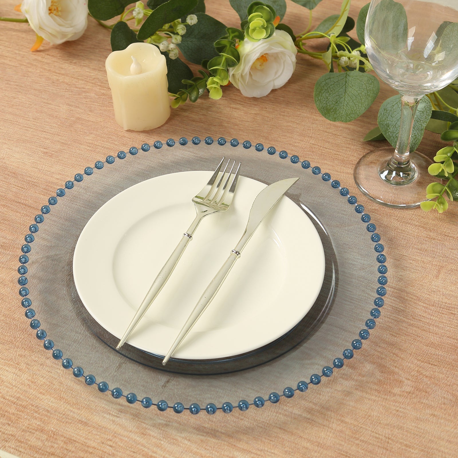 10-Piece Set of Disposable Round Plastic Dinner Plates in Transparent Dusty Blue with Beaded Edge