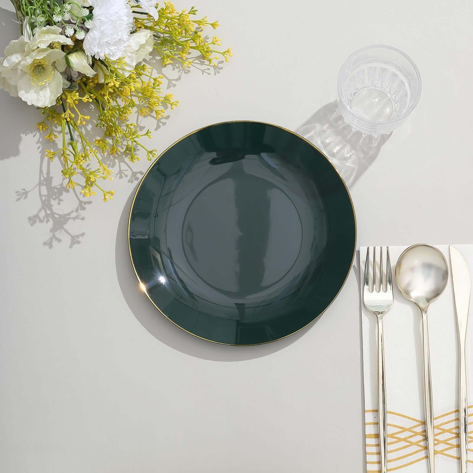 10-Piece Set of Disposable Plastic Round Dessert Plates in Hunter Emerald Green with Gold Rim - Ideal for Special Occasions