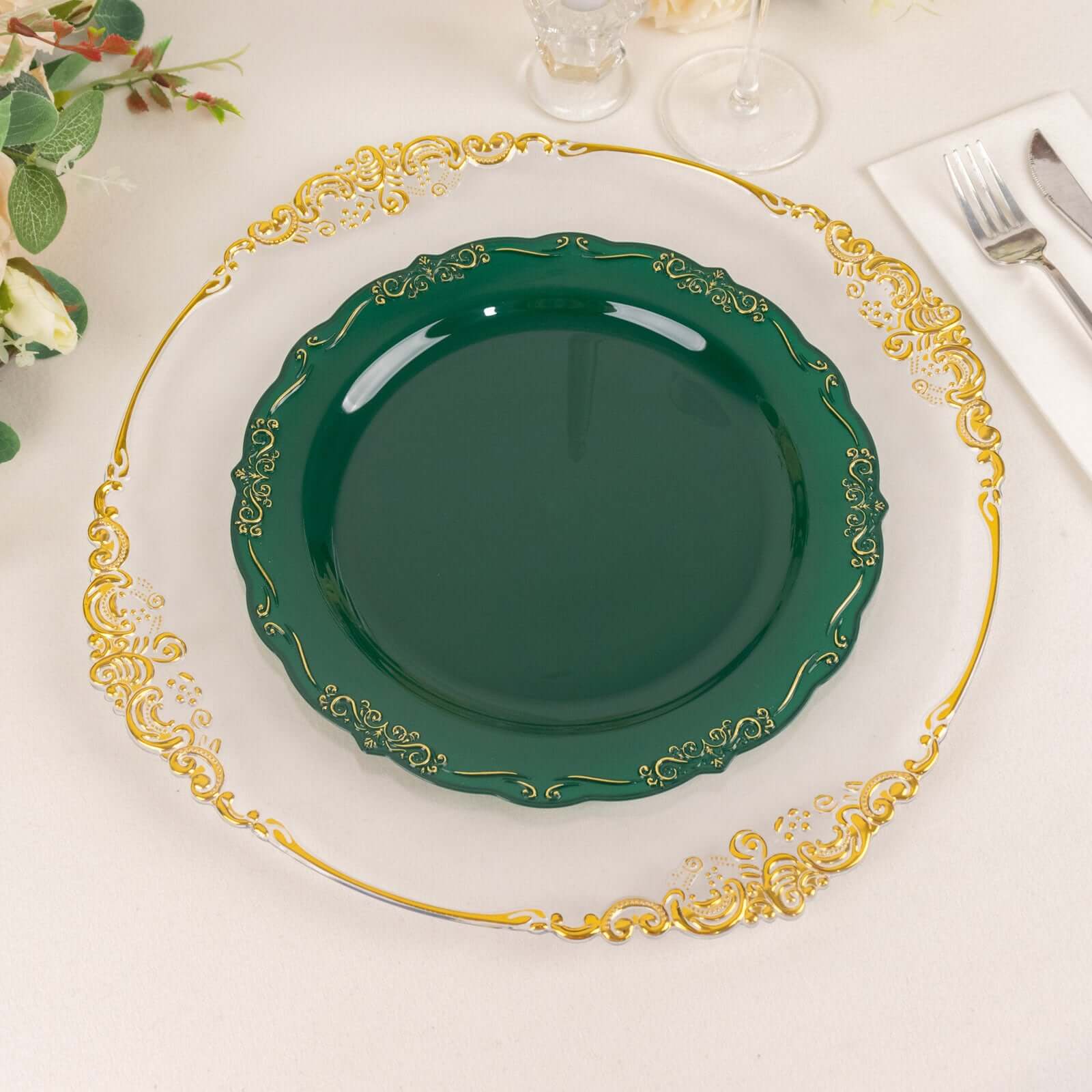 10-Pack Sturdy Disposable Round Dinner Plates in Hunter Green with Gold Embossed Rim