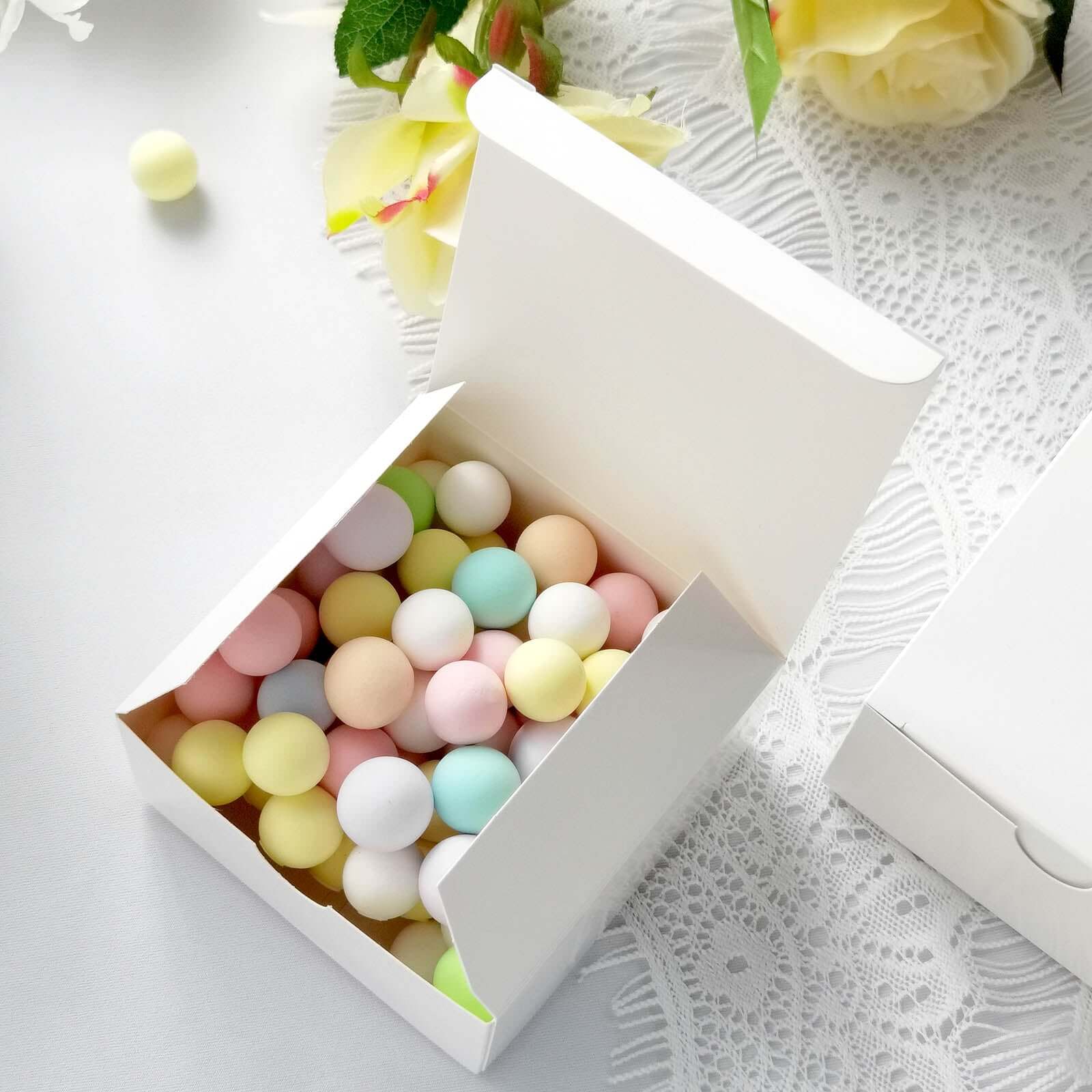 100-Piece Set of White Cardstock Cupcake Gift Boxes, 4x4x2 Inches