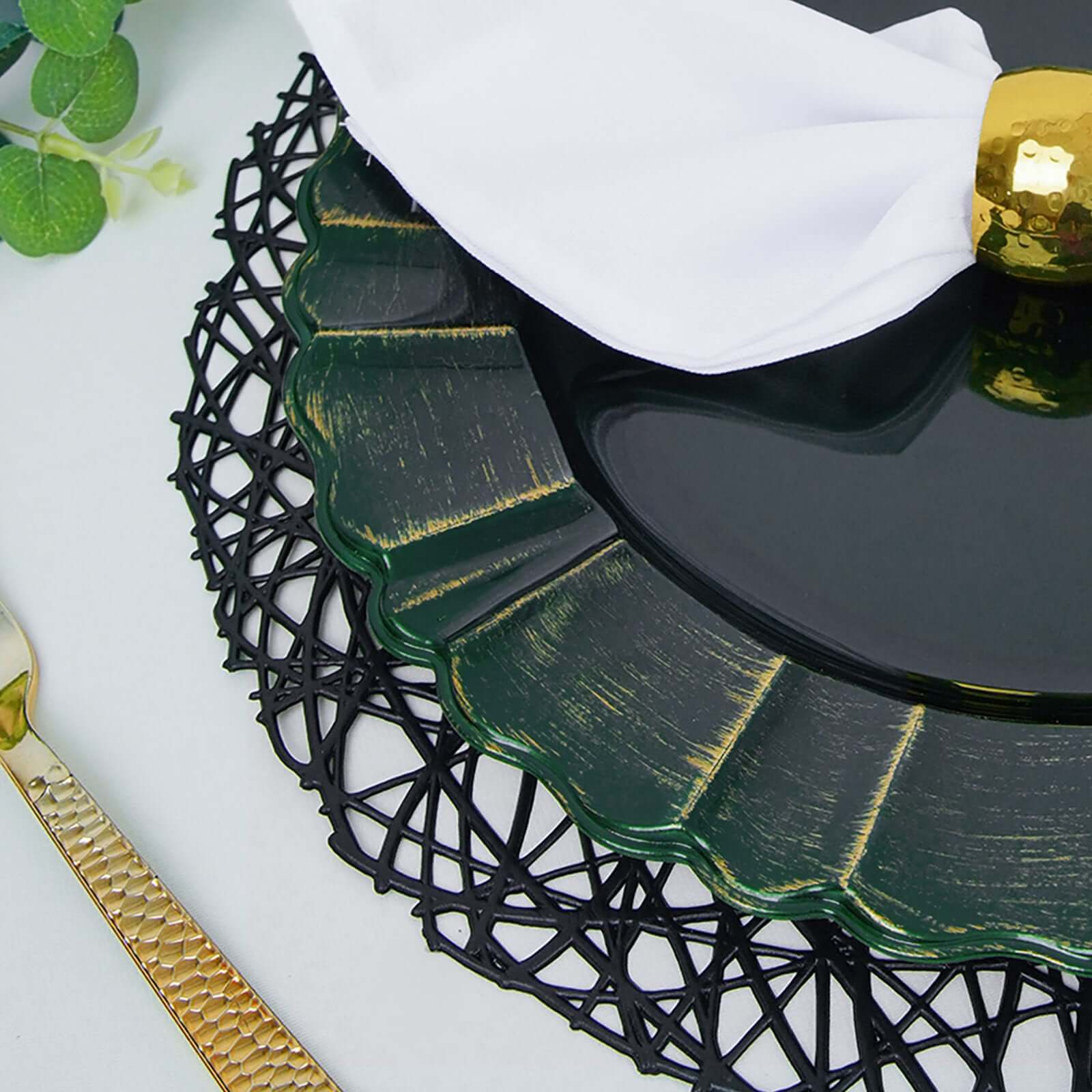 Hot Sale! 6-Pack 13-Inch Hunter Emerald Green Acrylic Plastic Round Charger Plates with Gold Brushed Wavy Scalloped Rim for Dinner Parties
