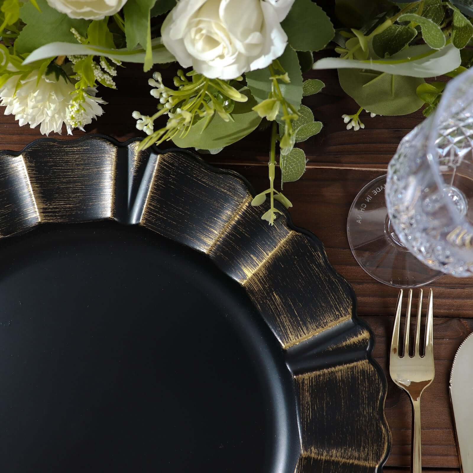 Hot Sale! 6-Piece Set of 13-Inch Matte Black Acrylic Plastic Round Charger Plates with Gold Brushed Wavy Scalloped Rim for Dinner Parties