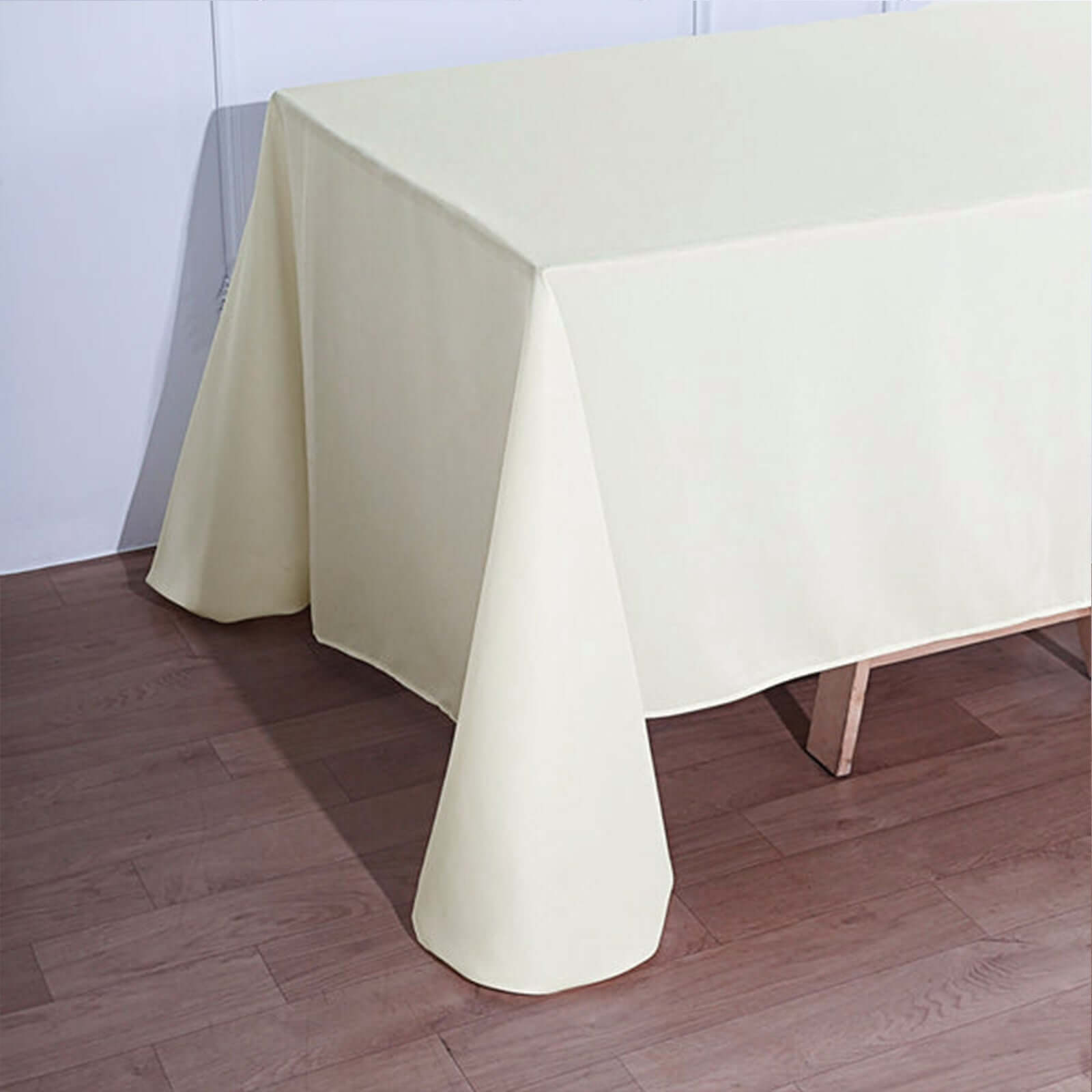Ivory Seamless Wrinkle-Resistant 90x132 Polyester Rectangle Tablecloth