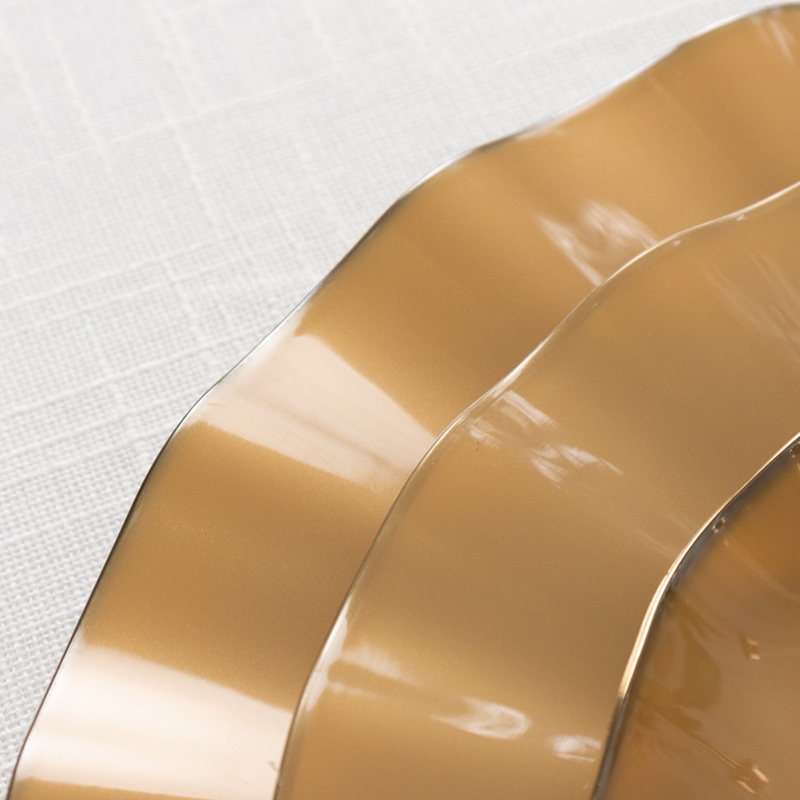 10-Pack Gold Plastic Round Dinner Plates with Ruffled Rim - Ideal for Classy Events