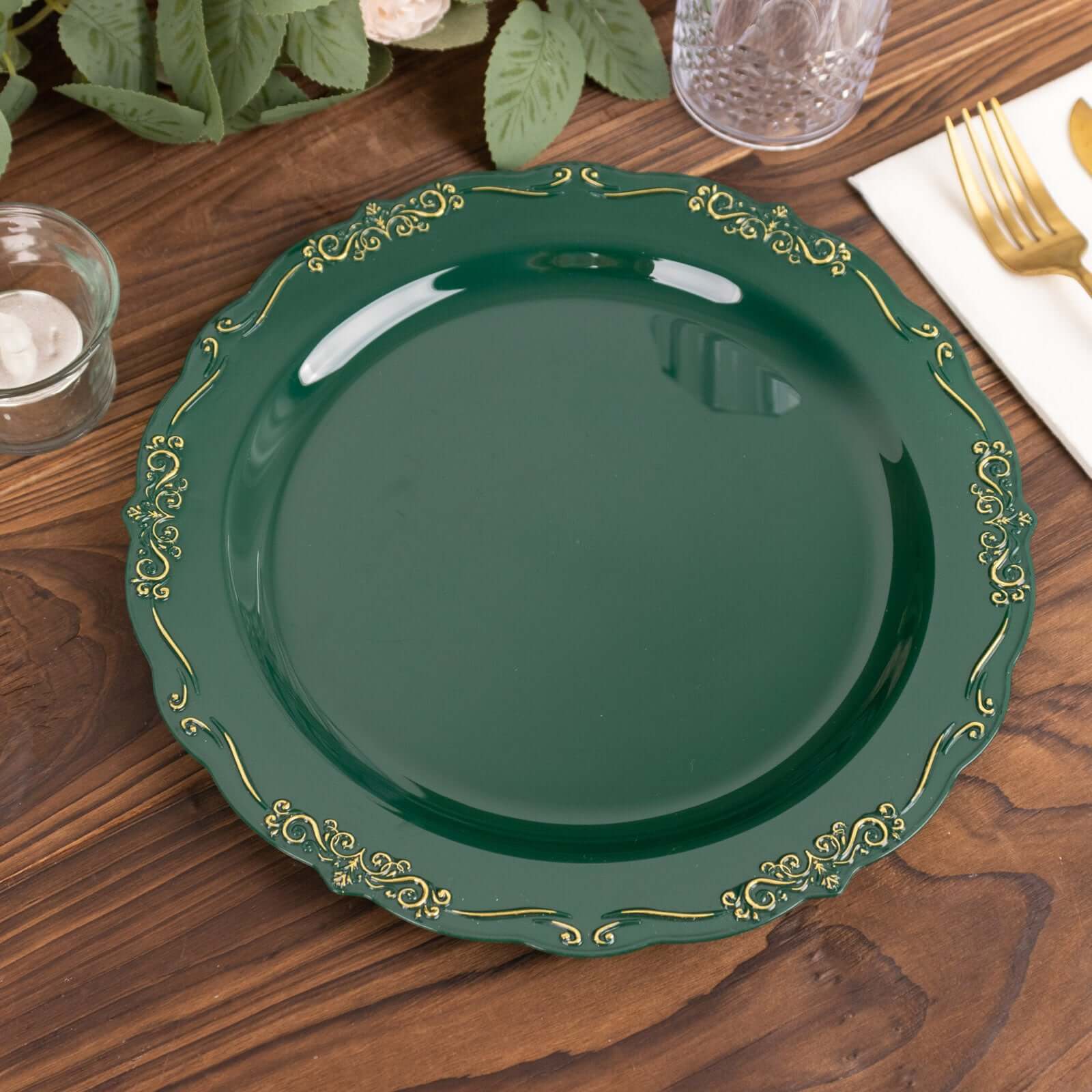 10-Pack Sturdy Disposable Round Dinner Plates in Hunter Green with Gold Embossed Rim