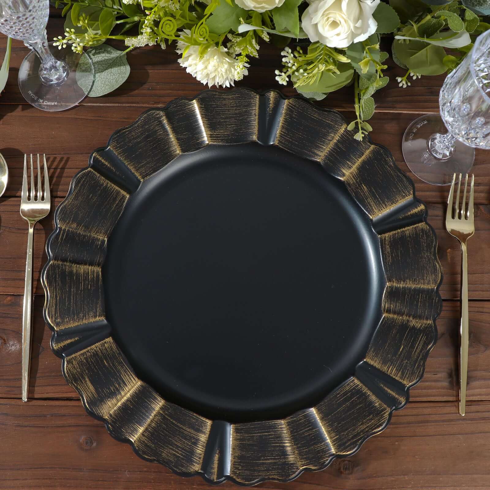 Hot Sale! 6-Piece Set of 13-Inch Matte Black Acrylic Plastic Round Charger Plates with Gold Brushed Wavy Scalloped Rim for Dinner Parties