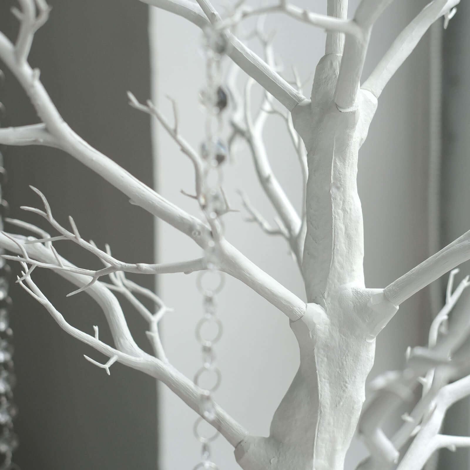 Hot Sale! White Manzanita Artificial Tree Centerpiece with 8 Acrylic Bead Chains for Modern Weddings and Parties