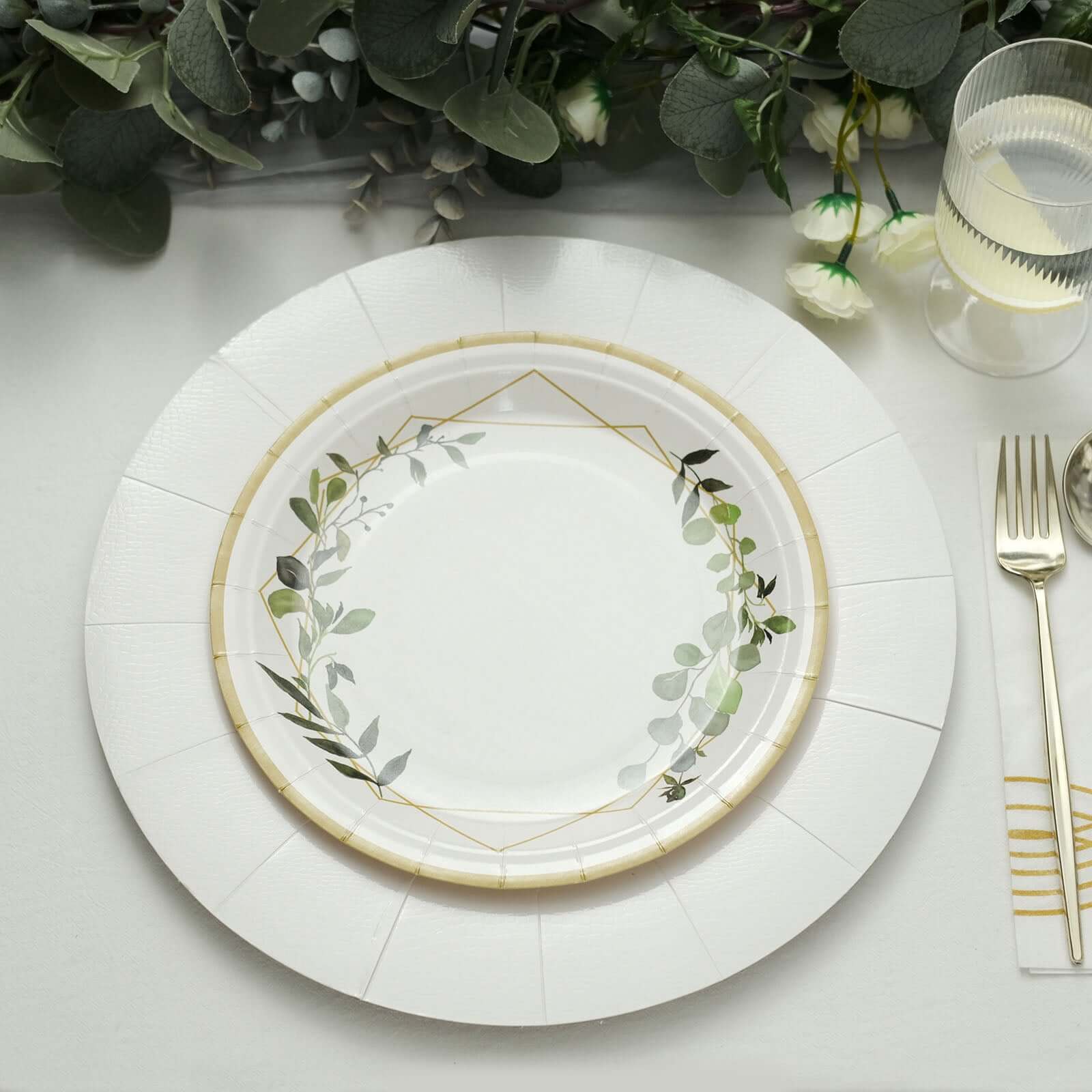 10-Pack White Disposable Round Charger Plates with Leathery Texture - Ideal for Parties