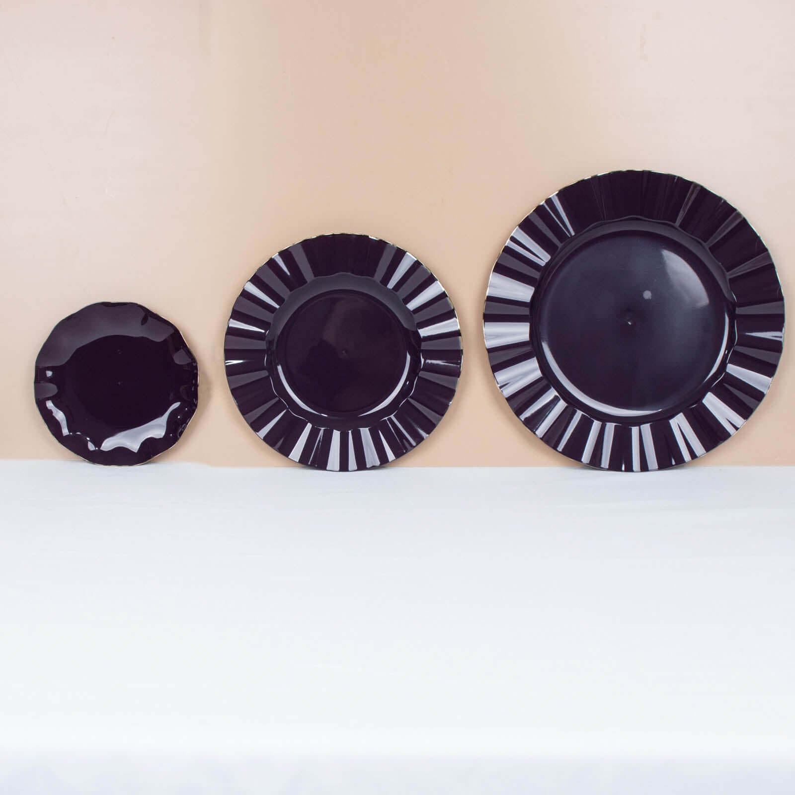 10-Pack Purple Plastic Round Dessert Plates with Gold Edging - Sturdy Disposable Dinnerware