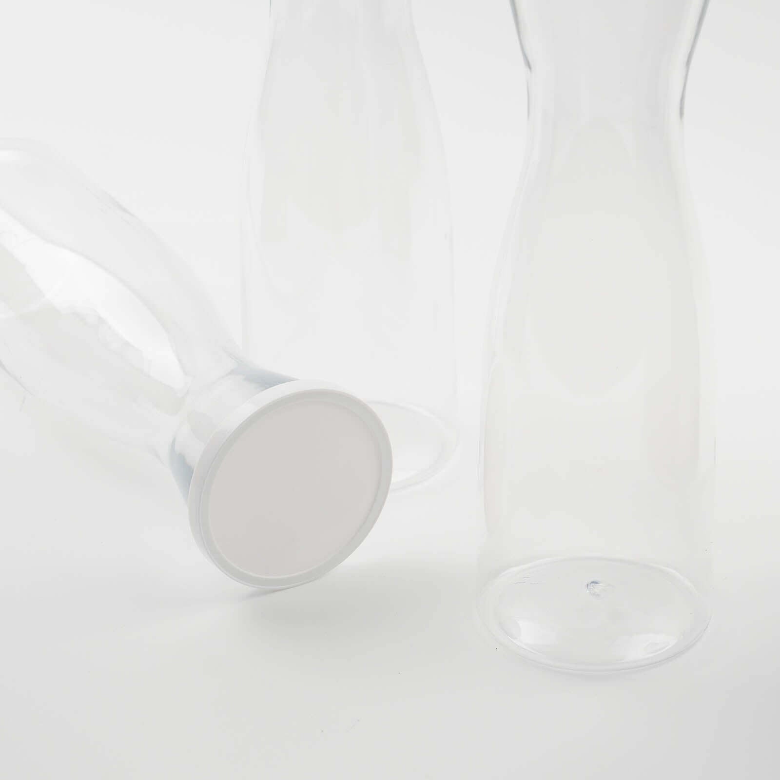 3-Pack Clear Plastic Water Carafes with White Lids - Durable 34oz Disposables for Outdoor Events