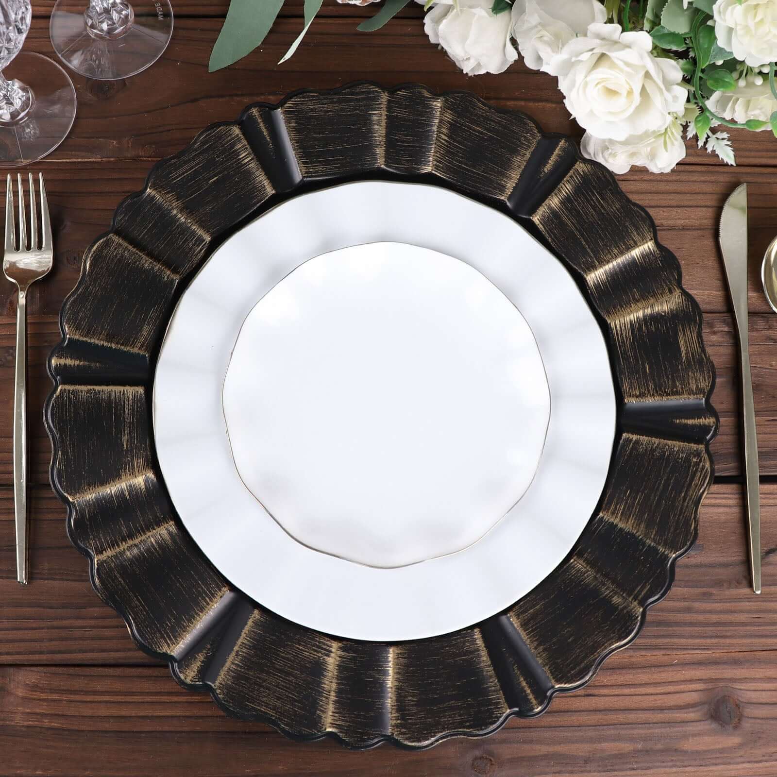 Hot Sale! 6-Piece Set of 13-Inch Matte Black Acrylic Plastic Round Charger Plates with Gold Brushed Wavy Scalloped Rim for Dinner Parties