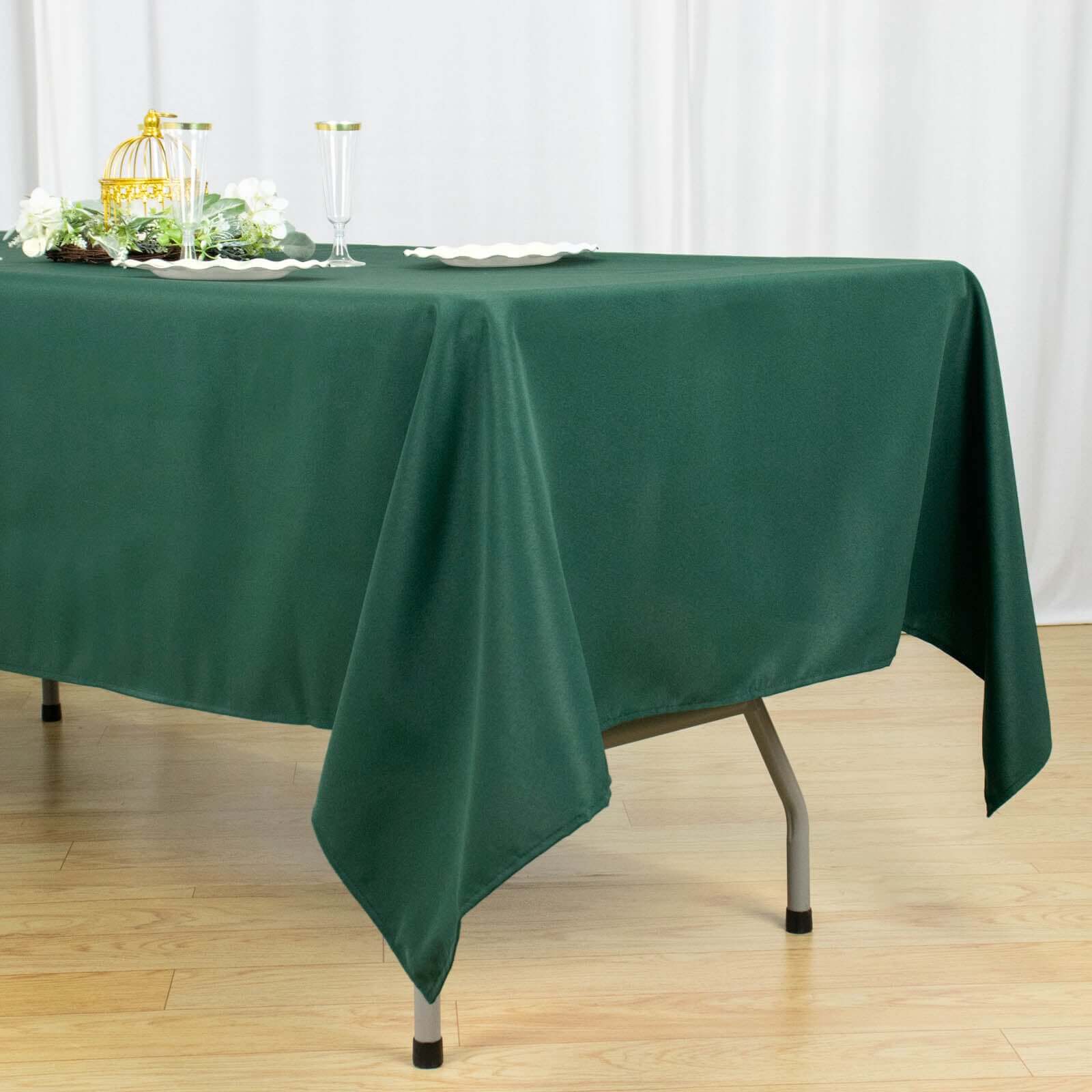 Hunter Emerald Green 60x102 Premium Polyester Tablecloth - Durable & Wrinkle-Resistant