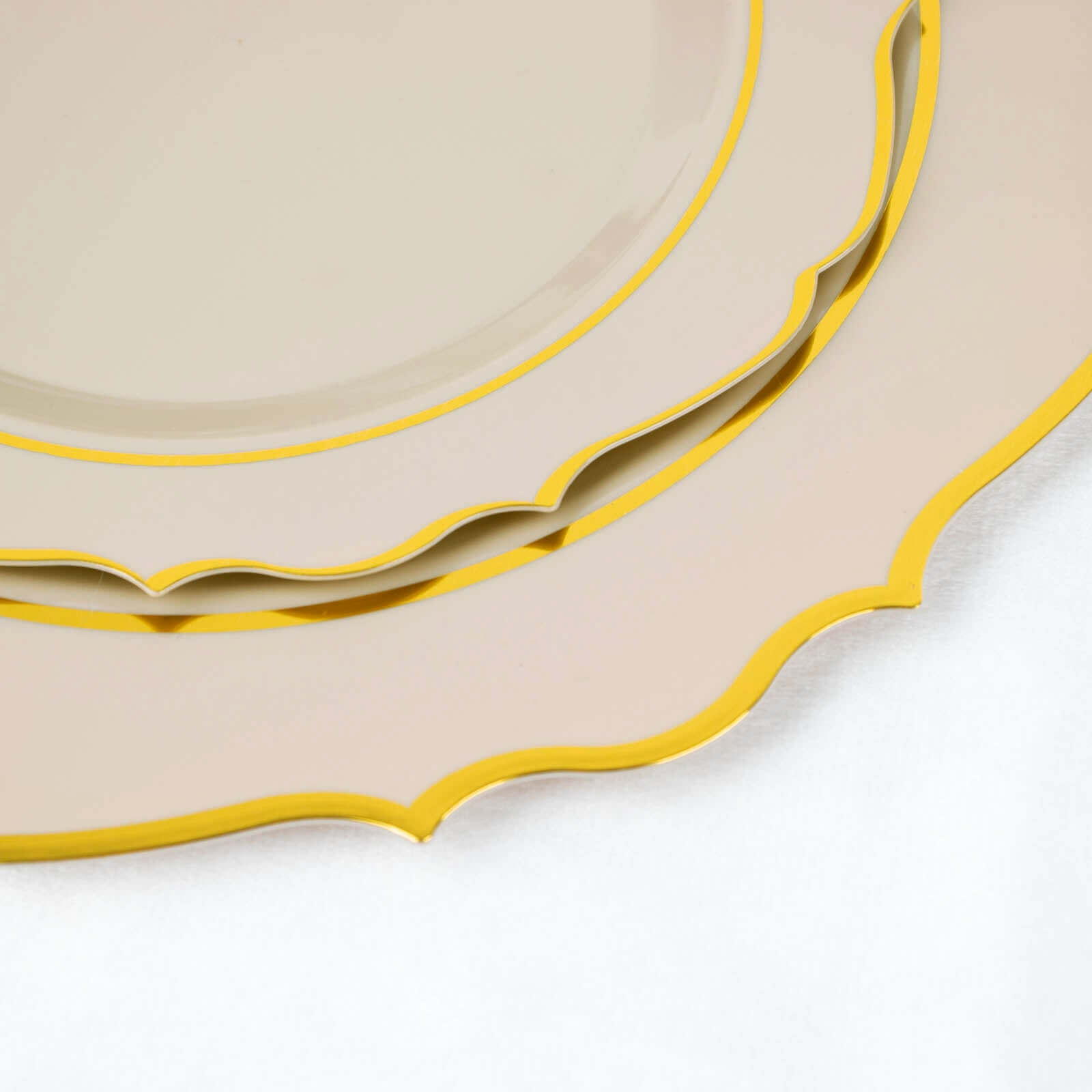 Hot Sale! 10-Piece Disposable Plastic Round Dinner Plates in Taupe with Gold Scalloped Rims