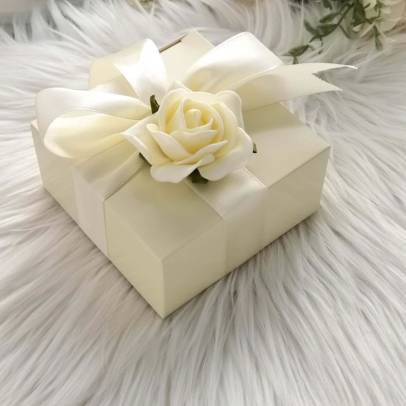 Get 100-Pack Ivory 4x4x2 DIY Cake & Cupcake Party Favor Gift Boxes