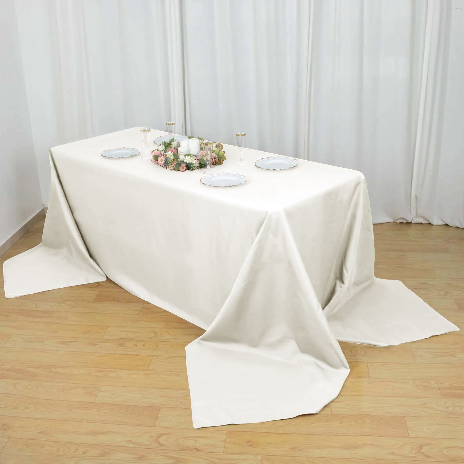 Ivory Polyester Seamless Wrinkle-Resistant 90x156 Rectangle Tablecloth - Ideal for Events