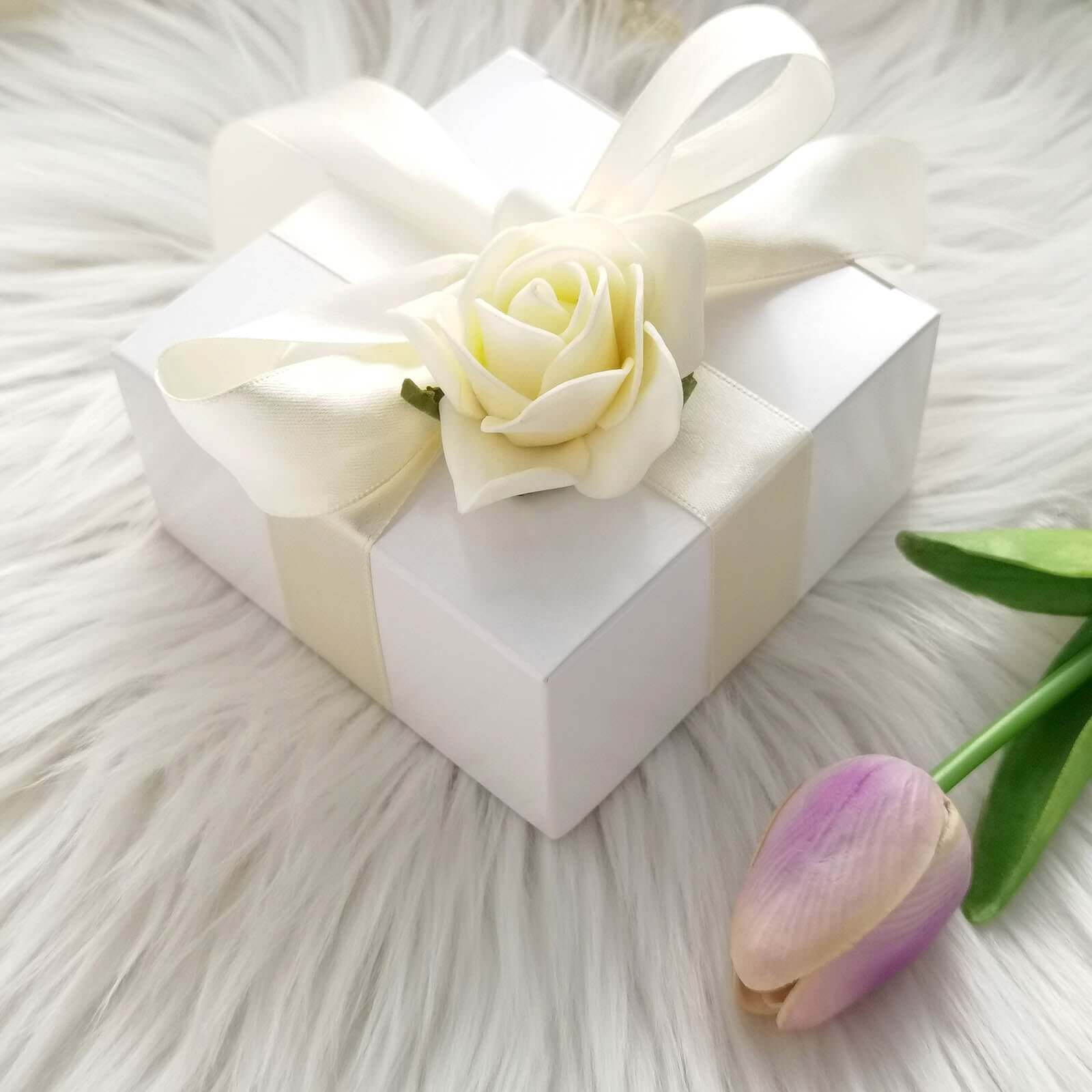 100-Piece Set of White Cardstock Cupcake Gift Boxes, 4x4x2 Inches