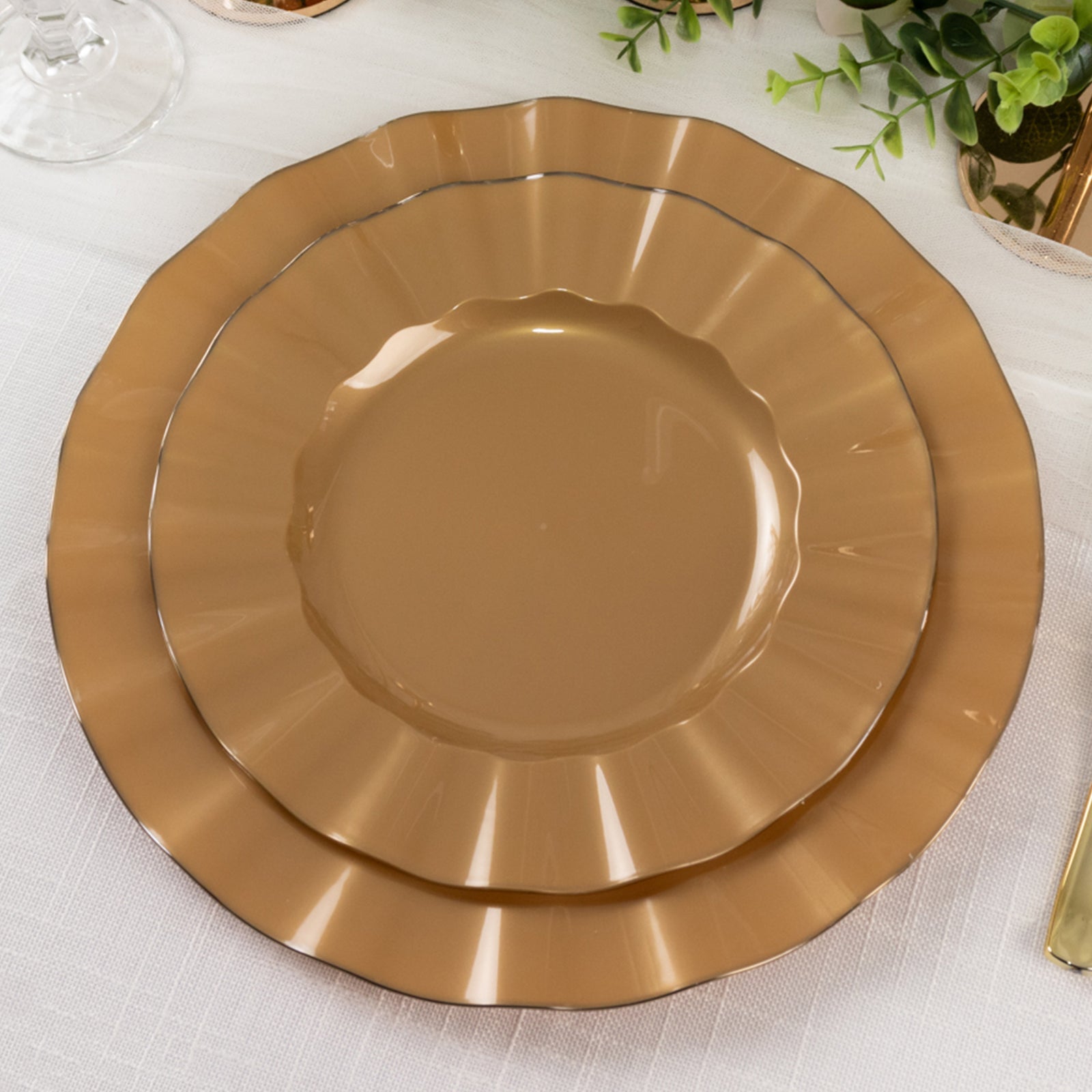 10-Pack Gold Plastic Round Dinner Plates with Ruffled Rim - Ideal for Classy Events