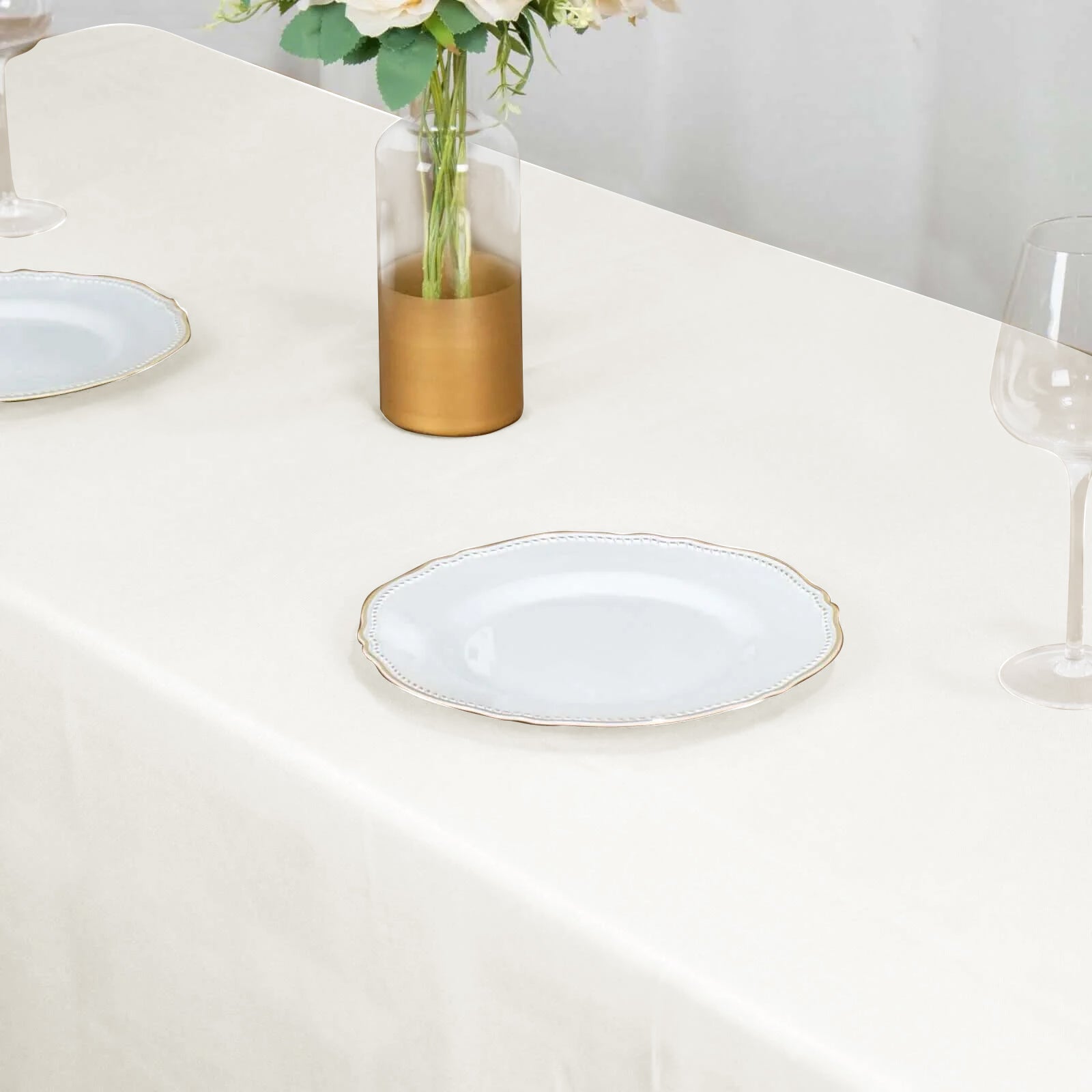 Ivory Polyester Seamless Wrinkle-Resistant 90x156 Rectangle Tablecloth - Ideal for Events